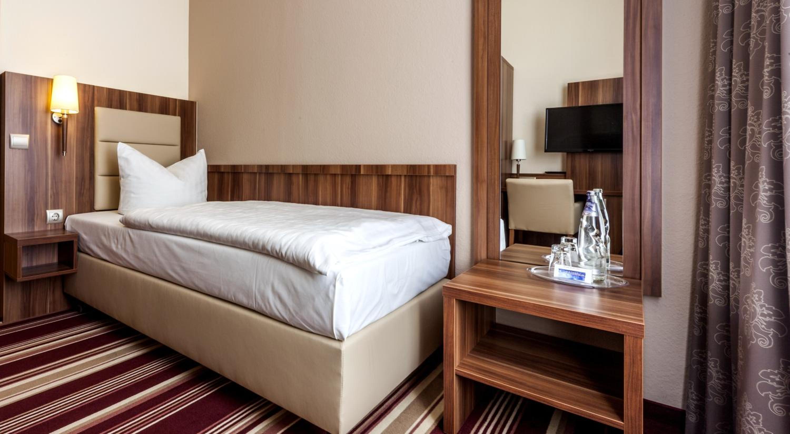 Single Room photo 2