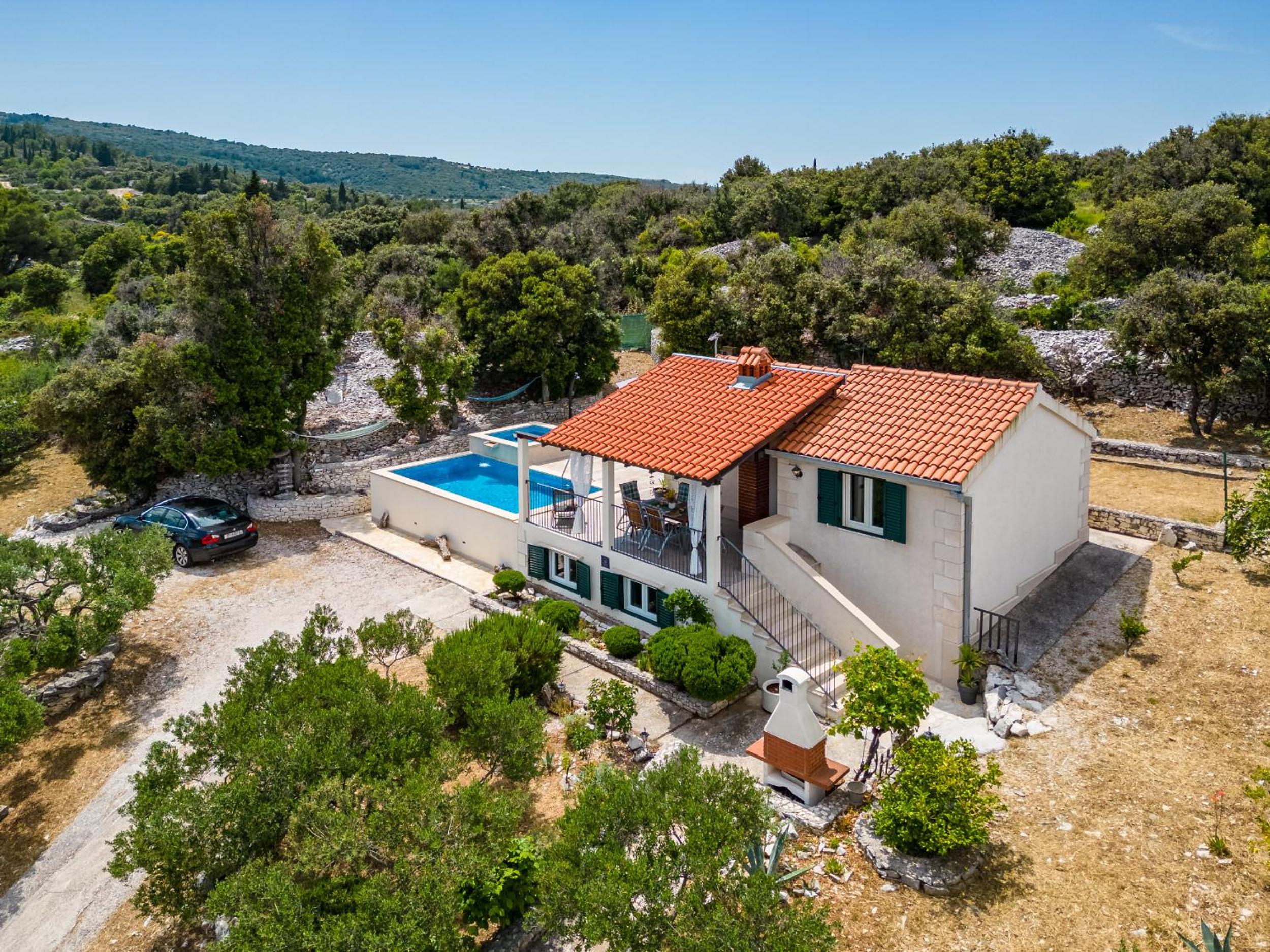 Three-Bedroom Villa with Private Pool photo 2