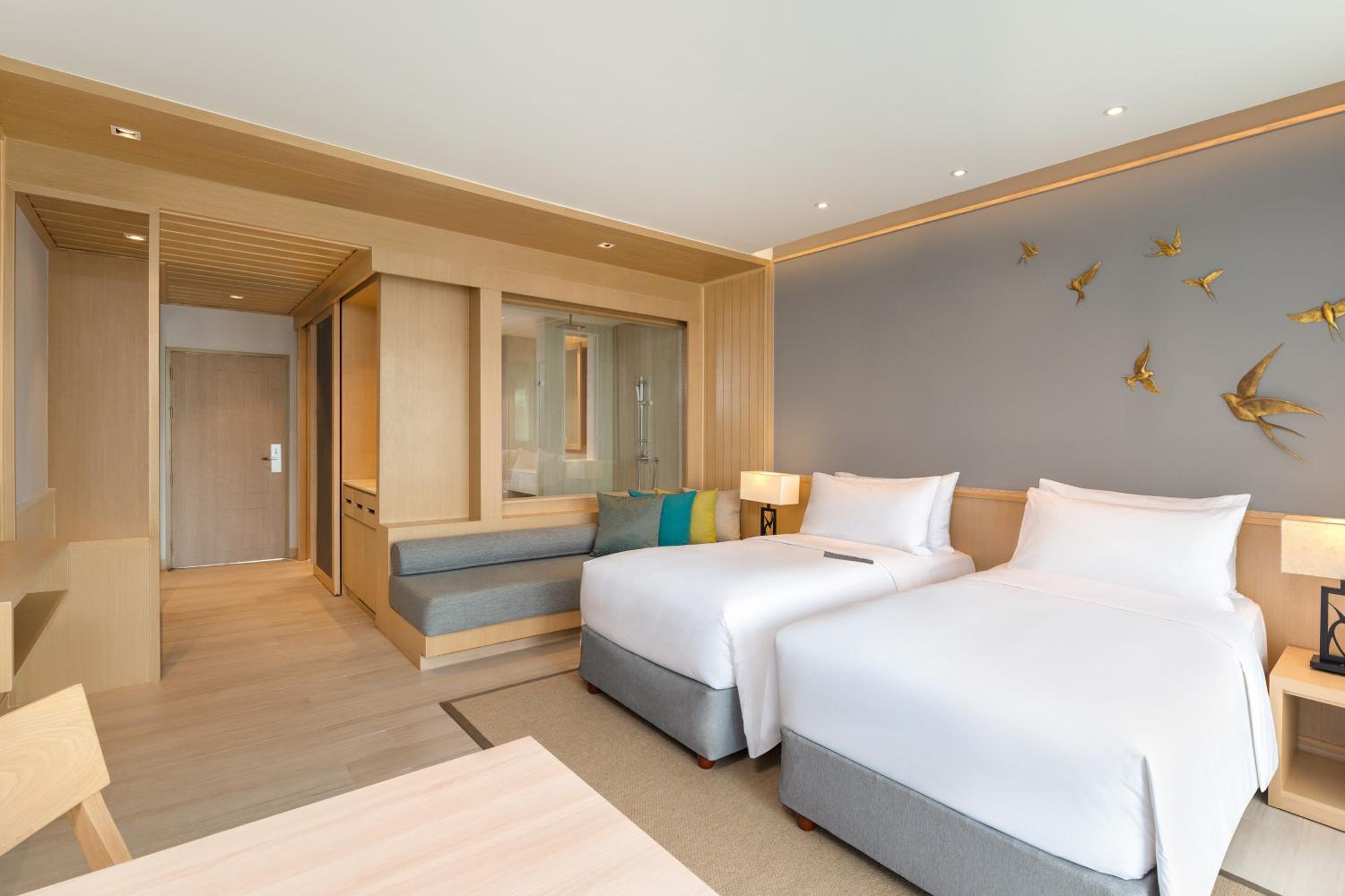 Twin Room with Pool View photo 2