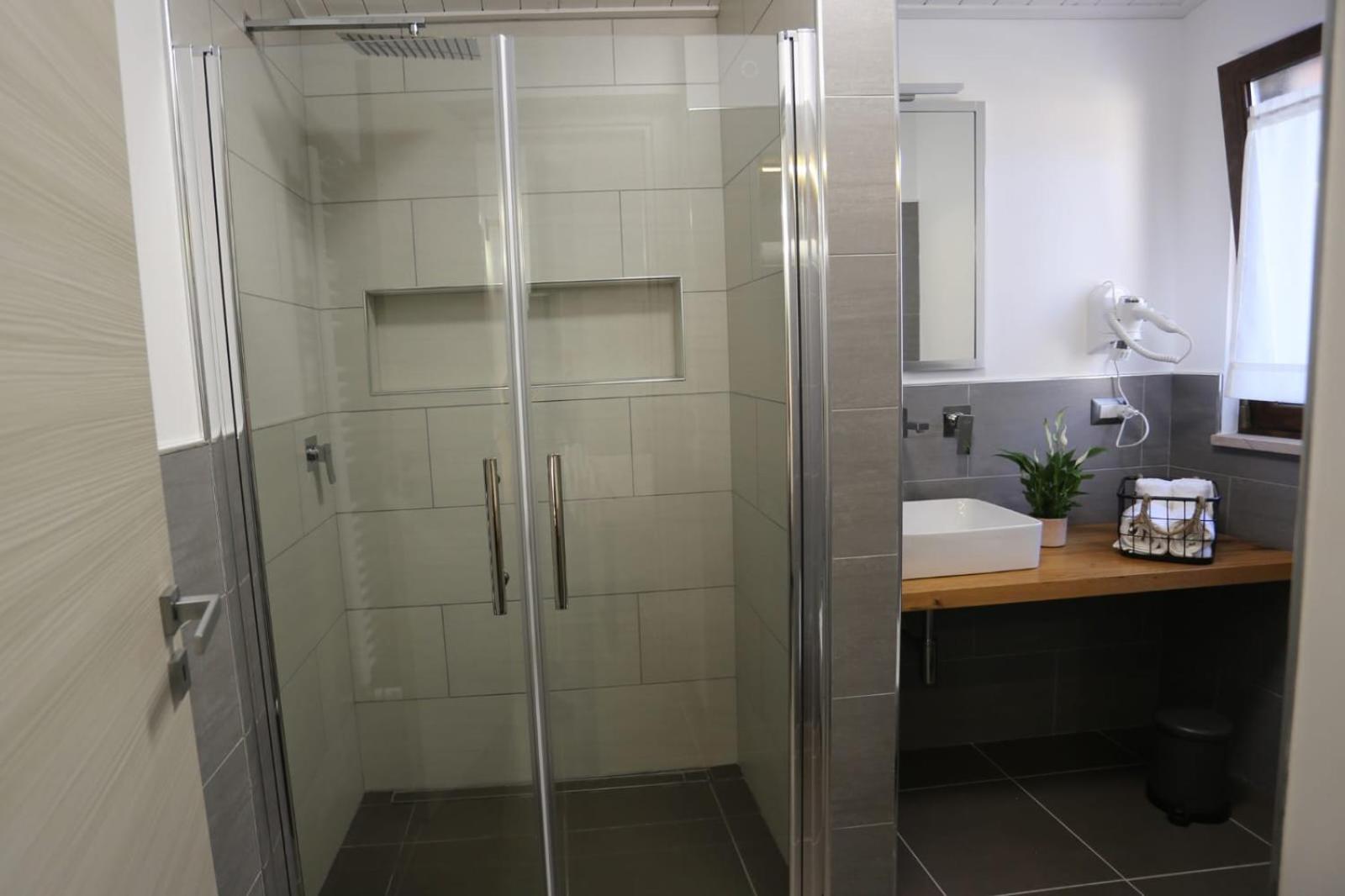 Double Room With Private Bathroom photo 2