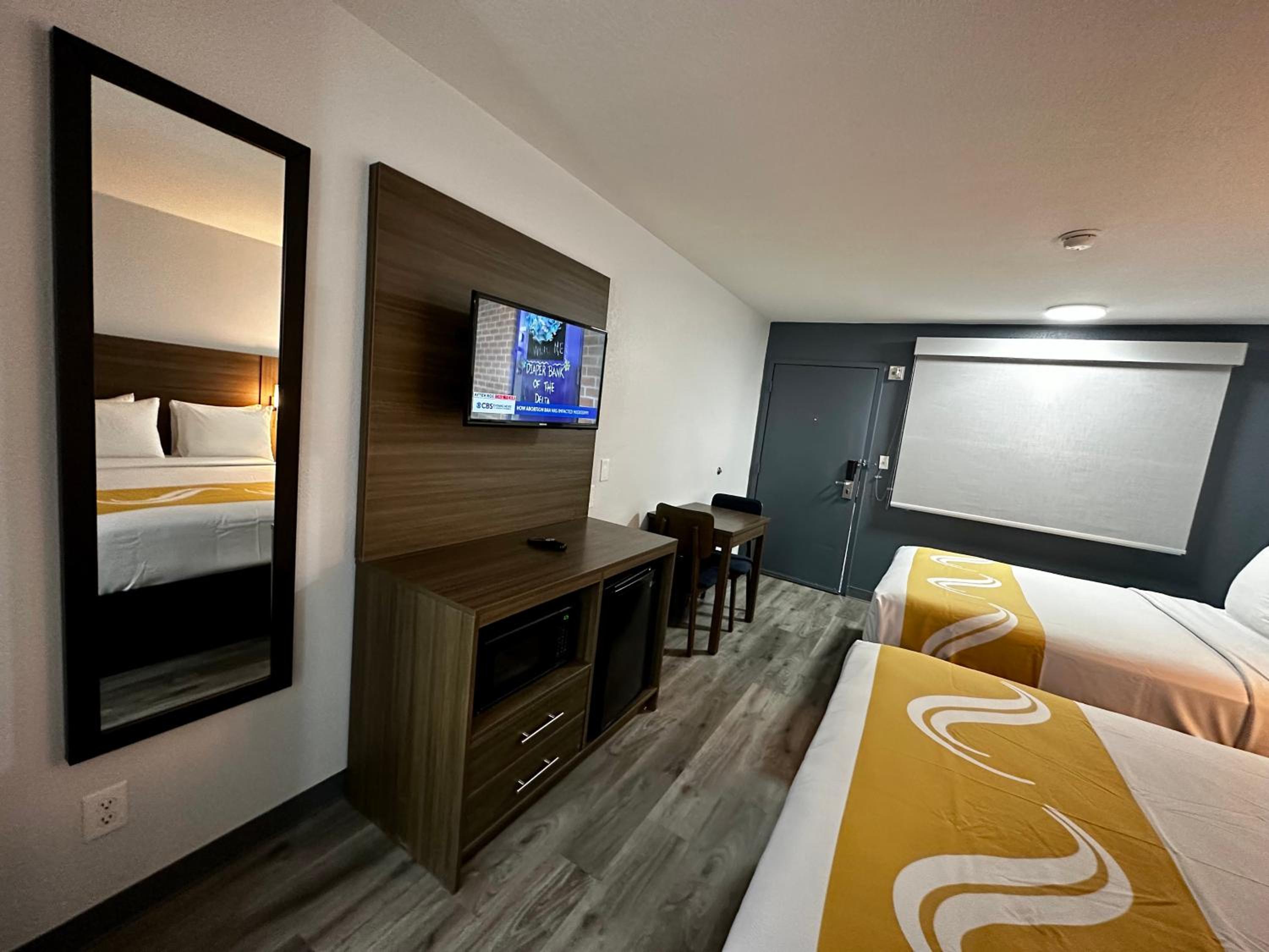 Queen Room with Two Queen Beds and Roll-In Shower - Disability Access/Non Smoking photo 1