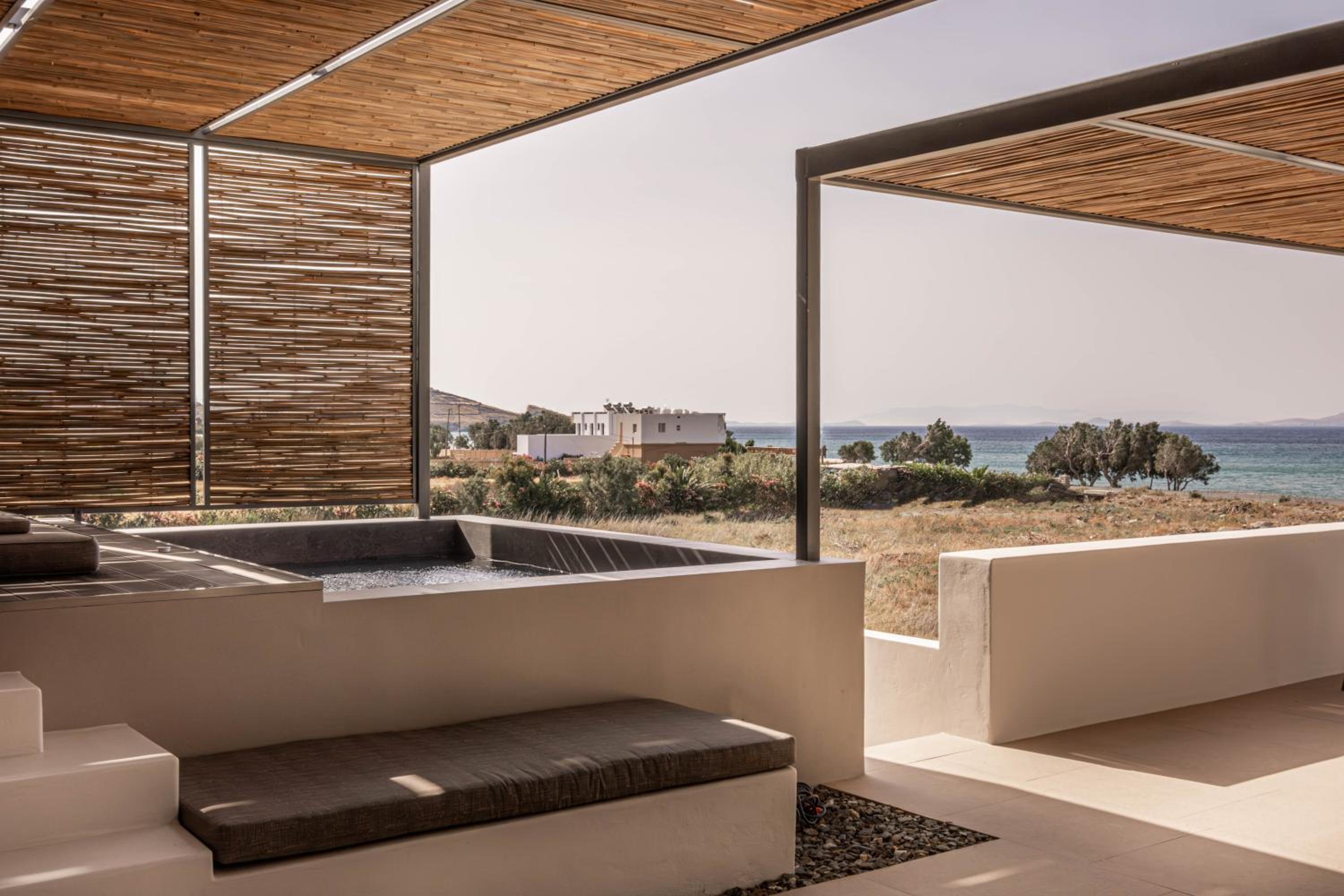 Executive 2 Bdr Suite, Jetted Tub & Panoramic Sea View photo 2