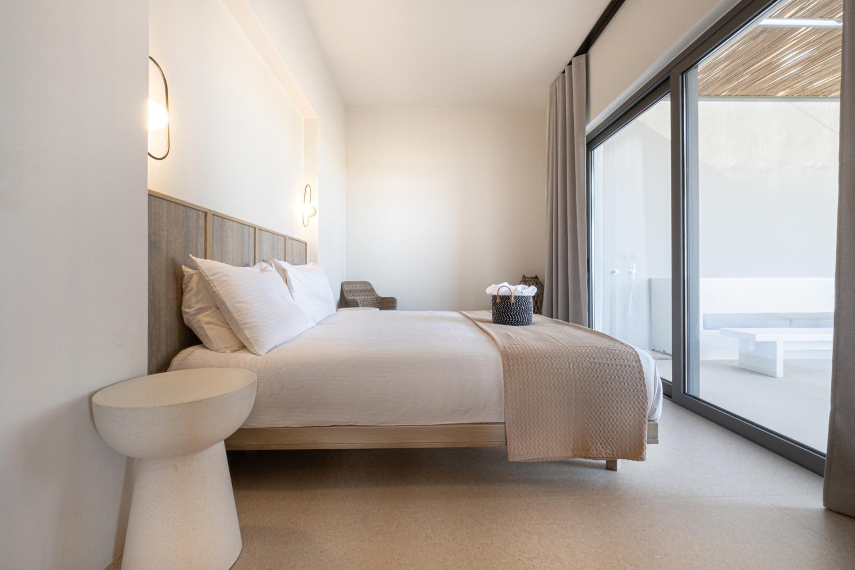 Executive 2 Bdr Suite, Jetted Tub & Panoramic Sea View
