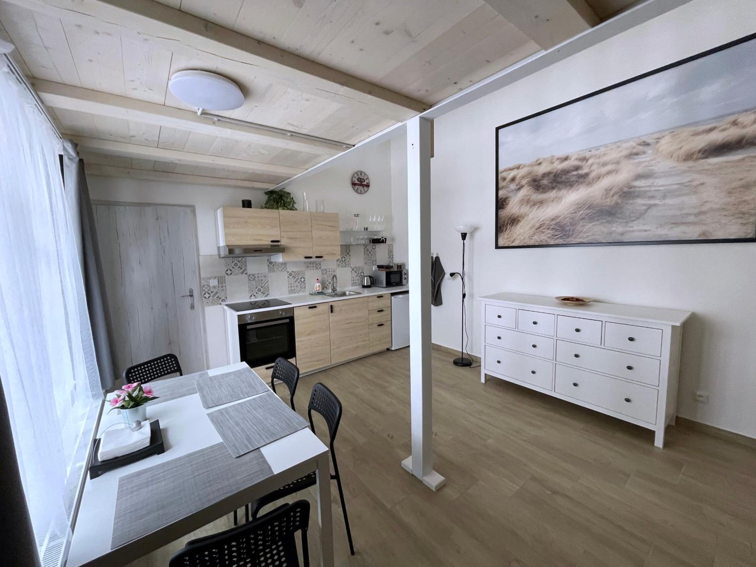 Apartment - Split Level - Photo 5