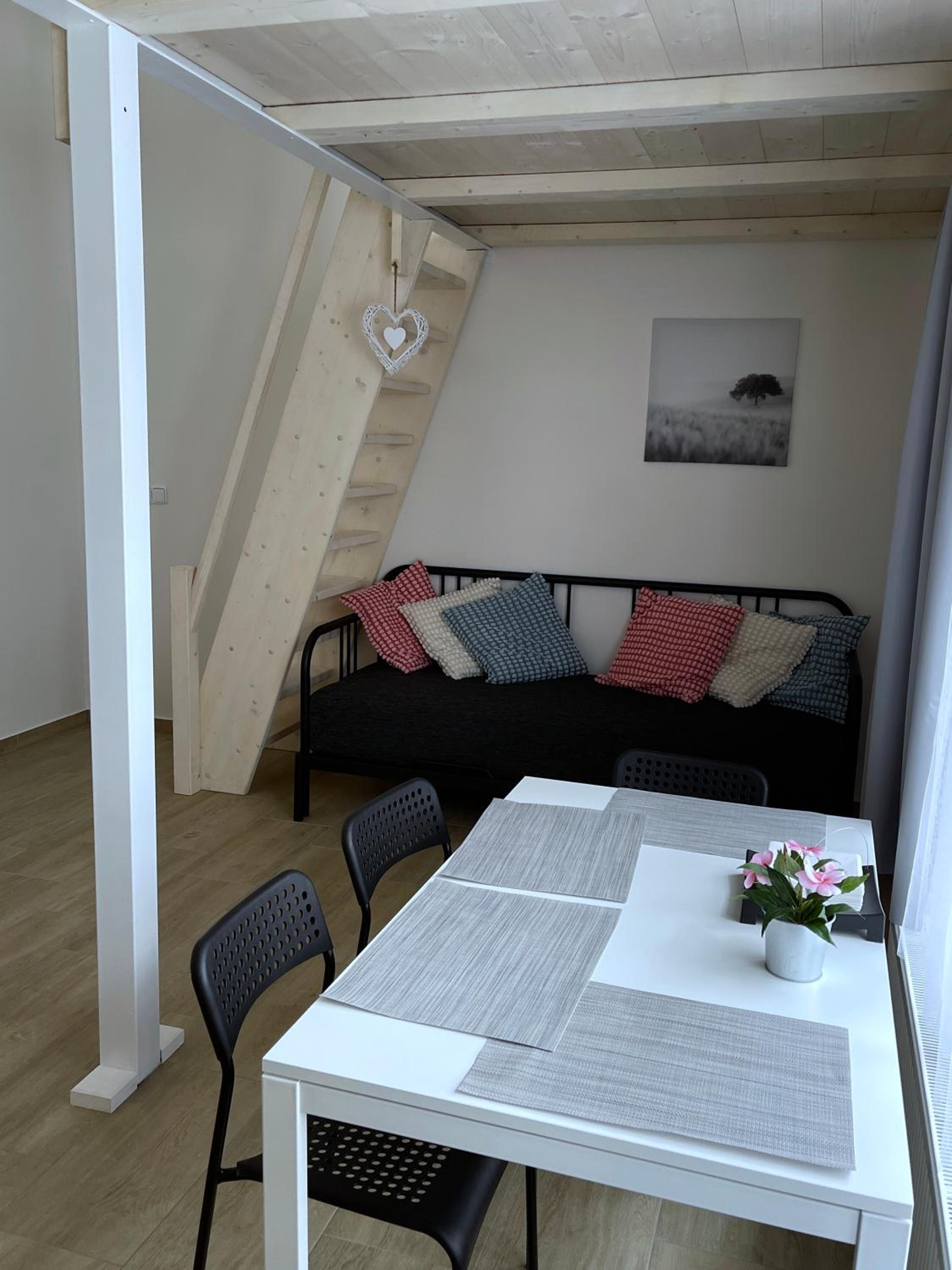 Apartment - Split Level - Photo 7