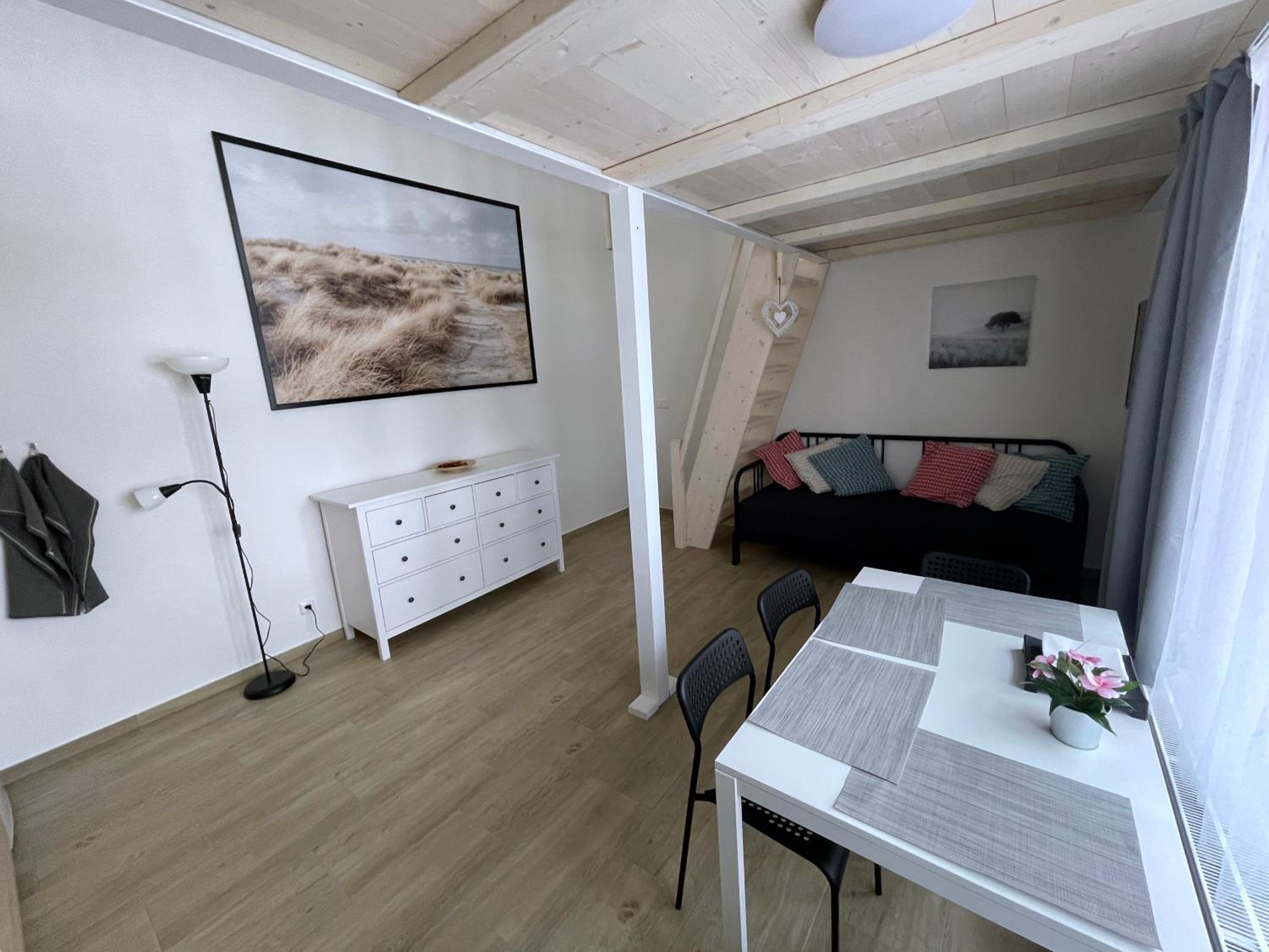 Apartment - Split Level - Photo 6