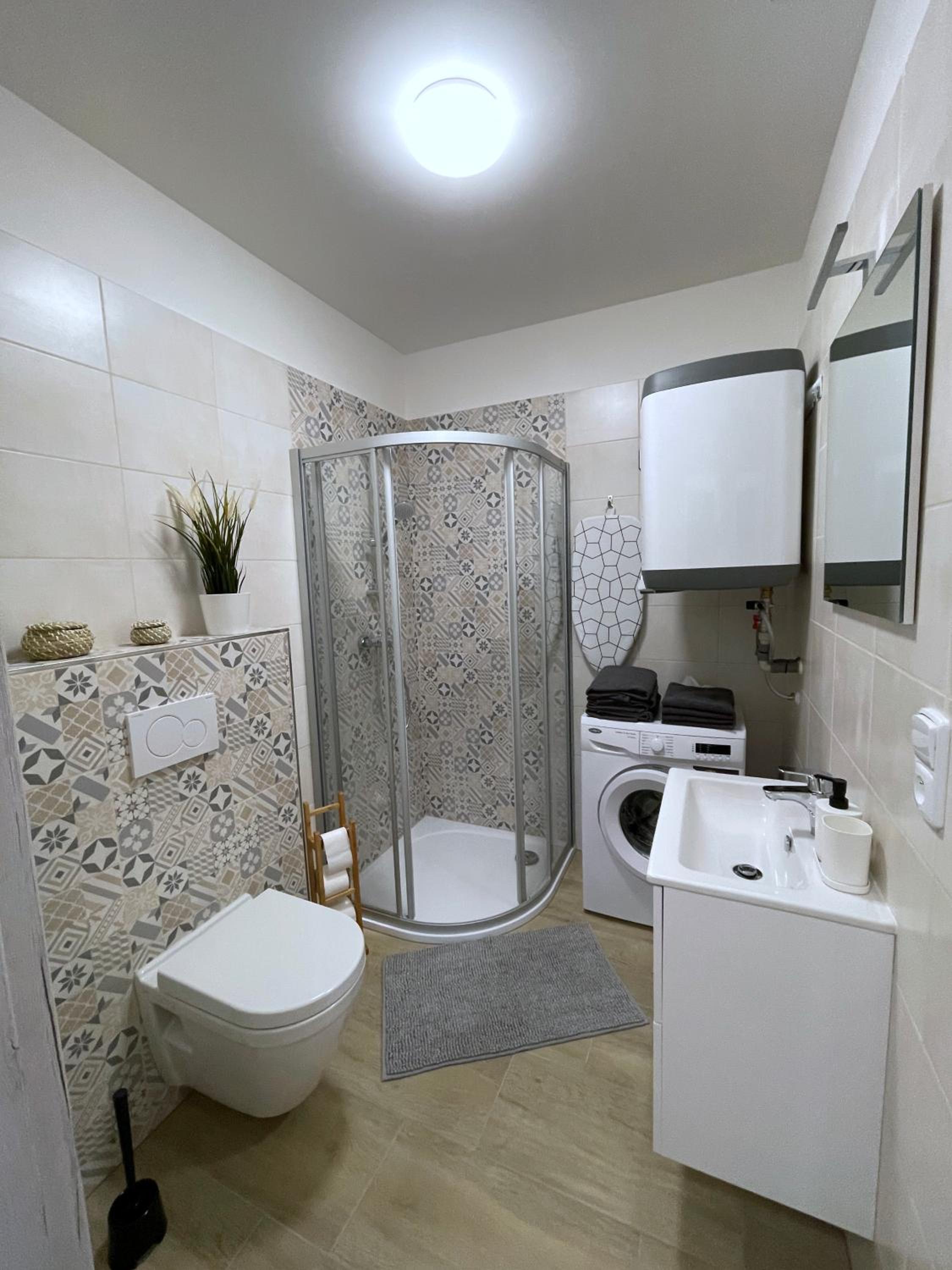 Apartment - Split Level - Photo 13