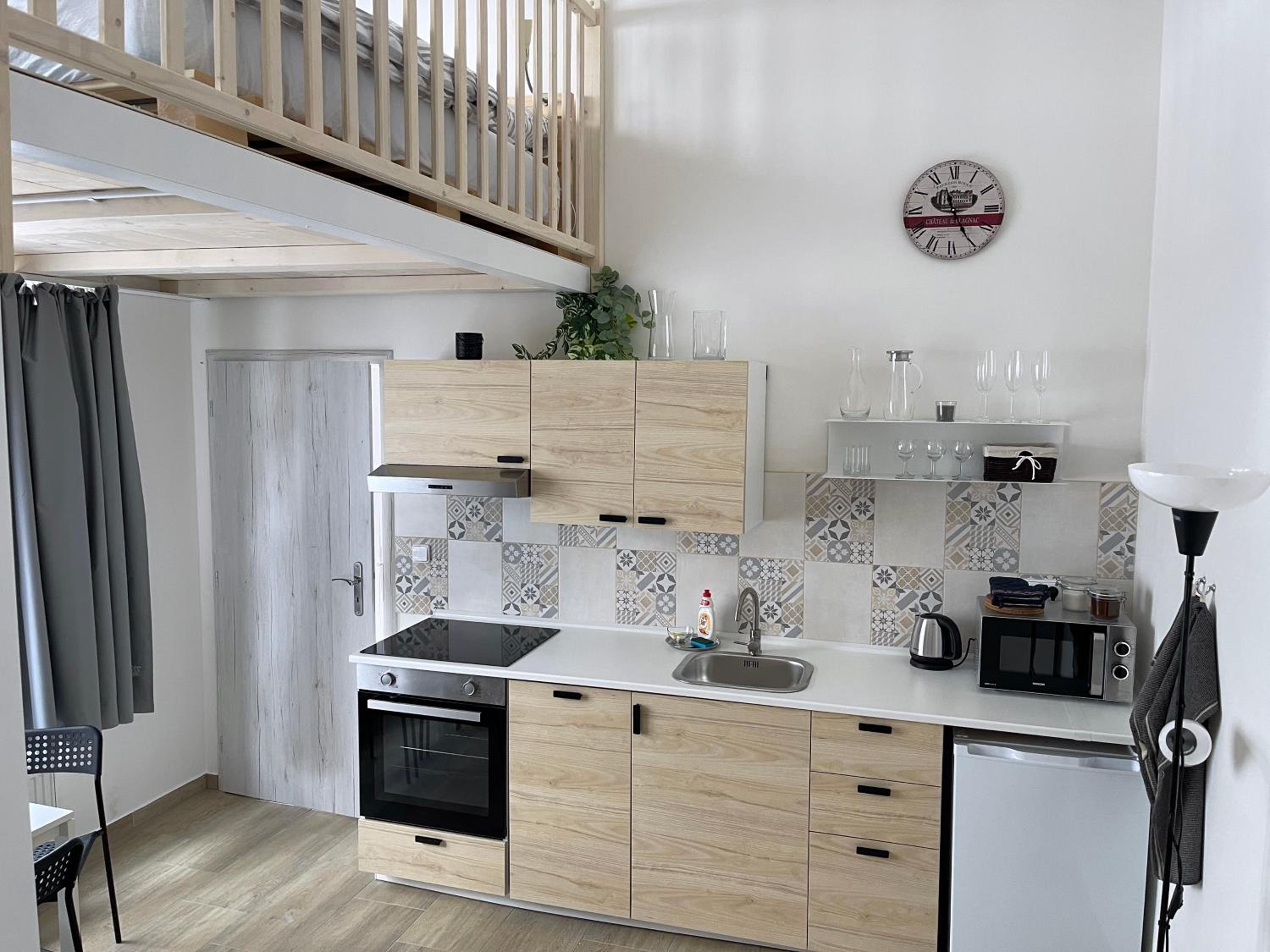 Apartment - Split Level - Photo 3