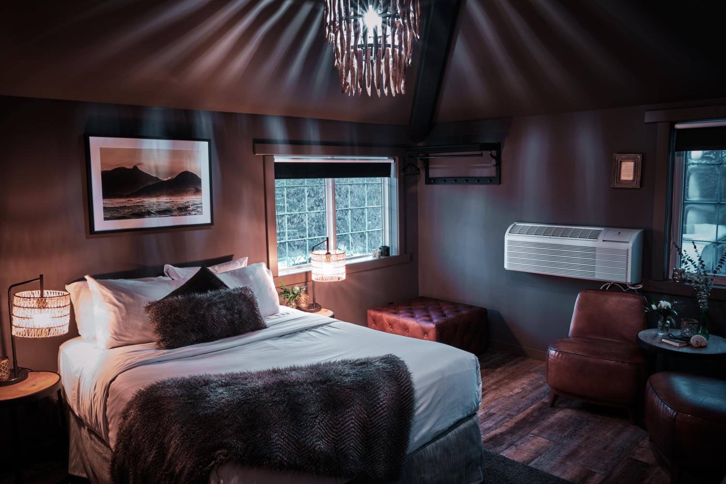 Standard Queen Room