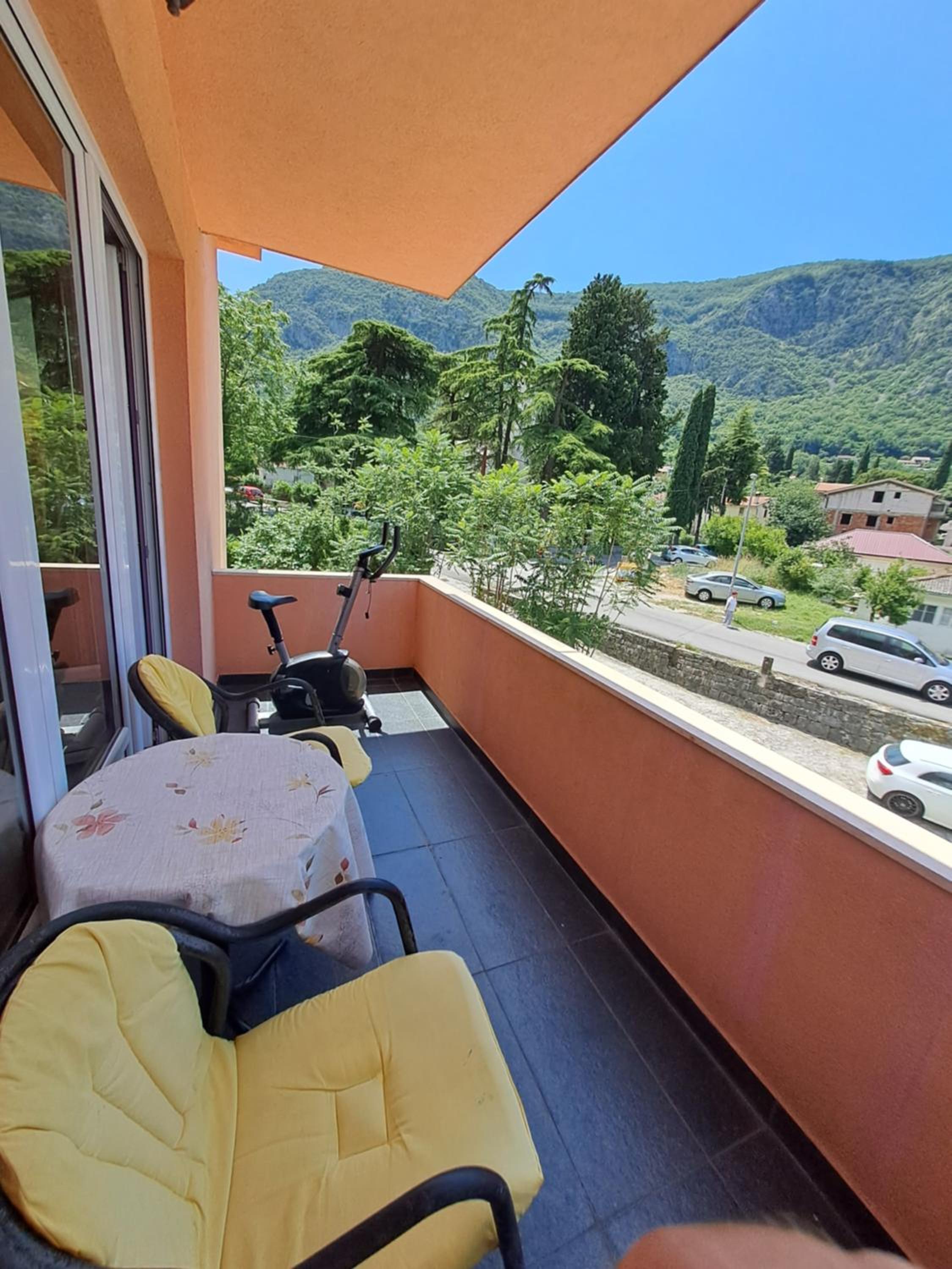 One-Bedroom Apartment with Balcony photo 2