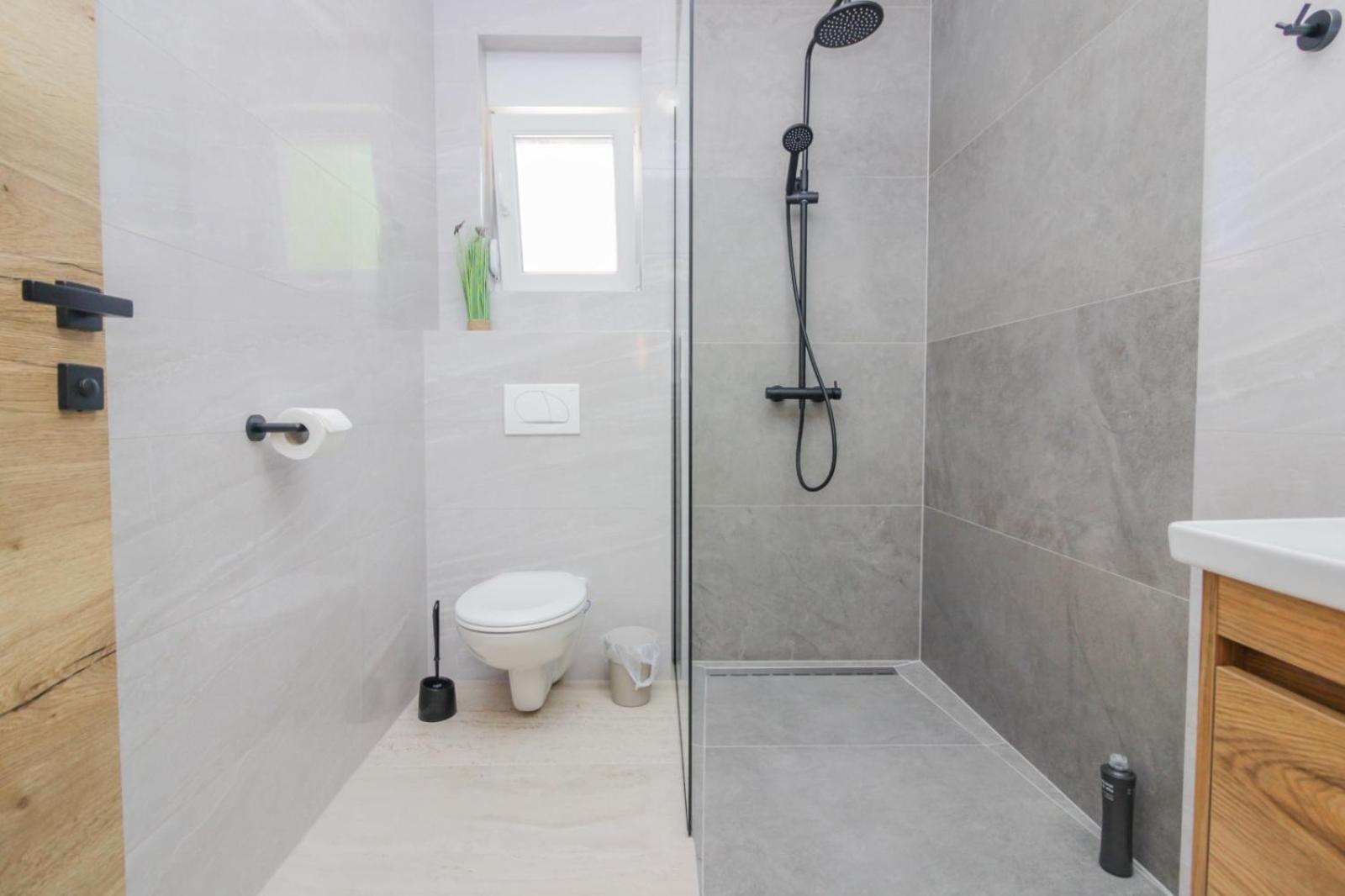 Deluxe Double Room with Shower photo 2