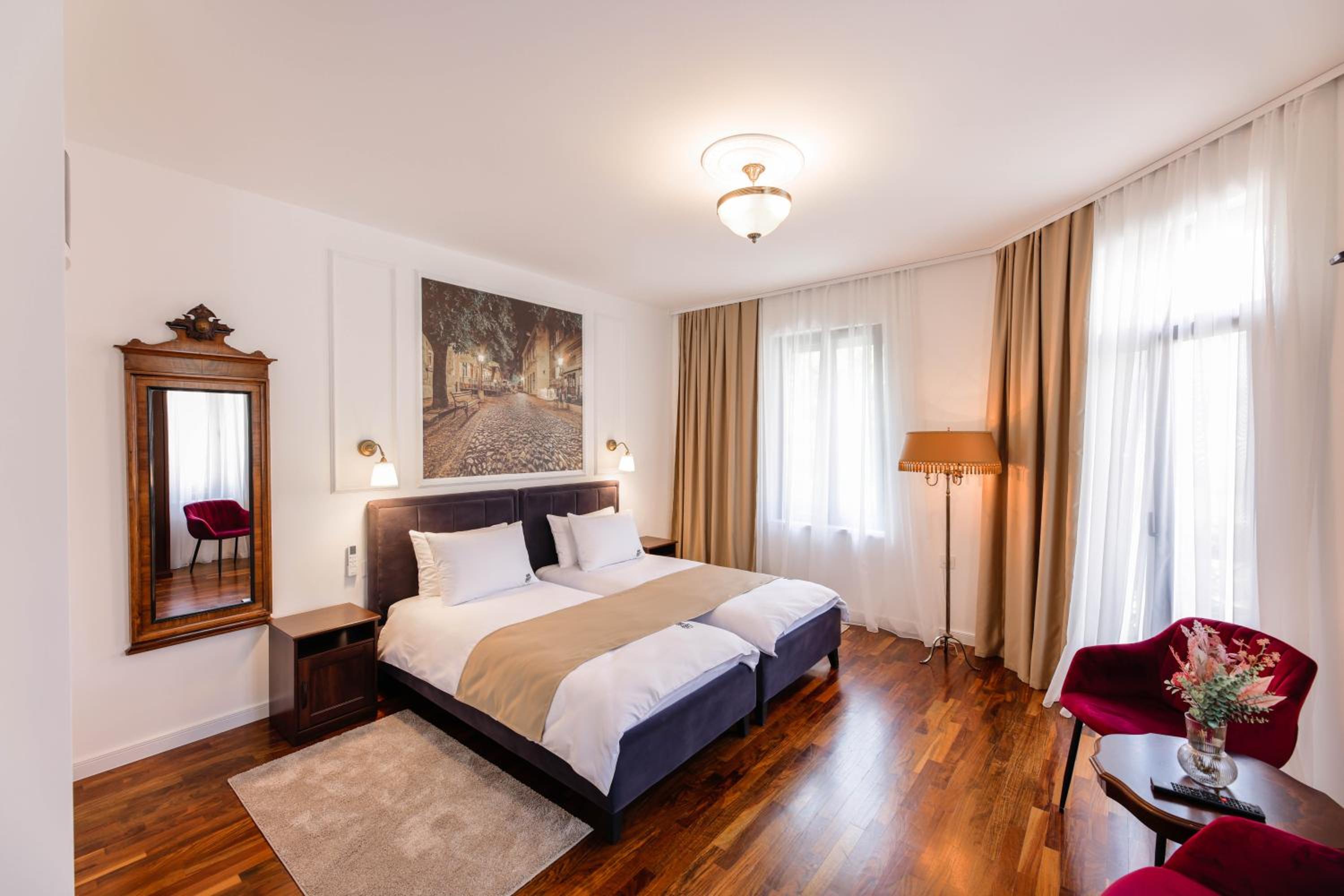 Deluxe Double Room with Balcony - Photo 1