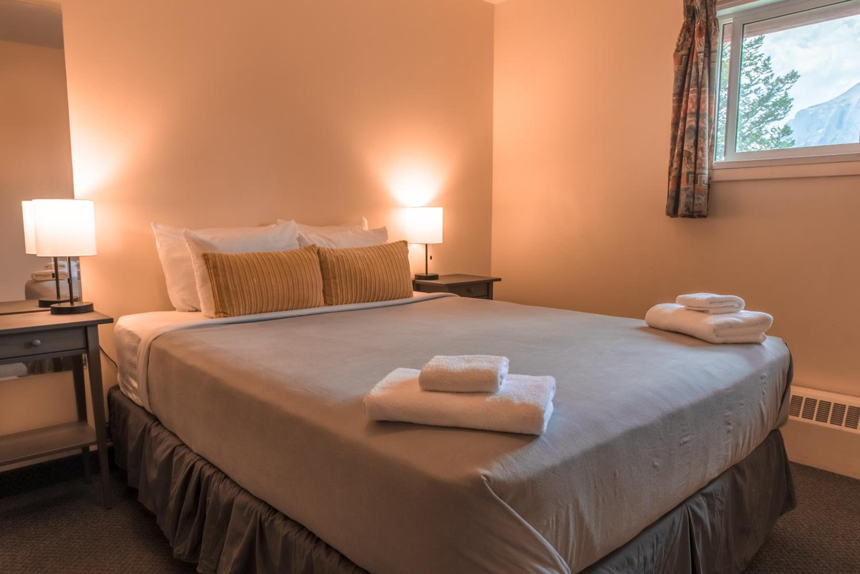 Double Room with Shared Bathroom photo 3