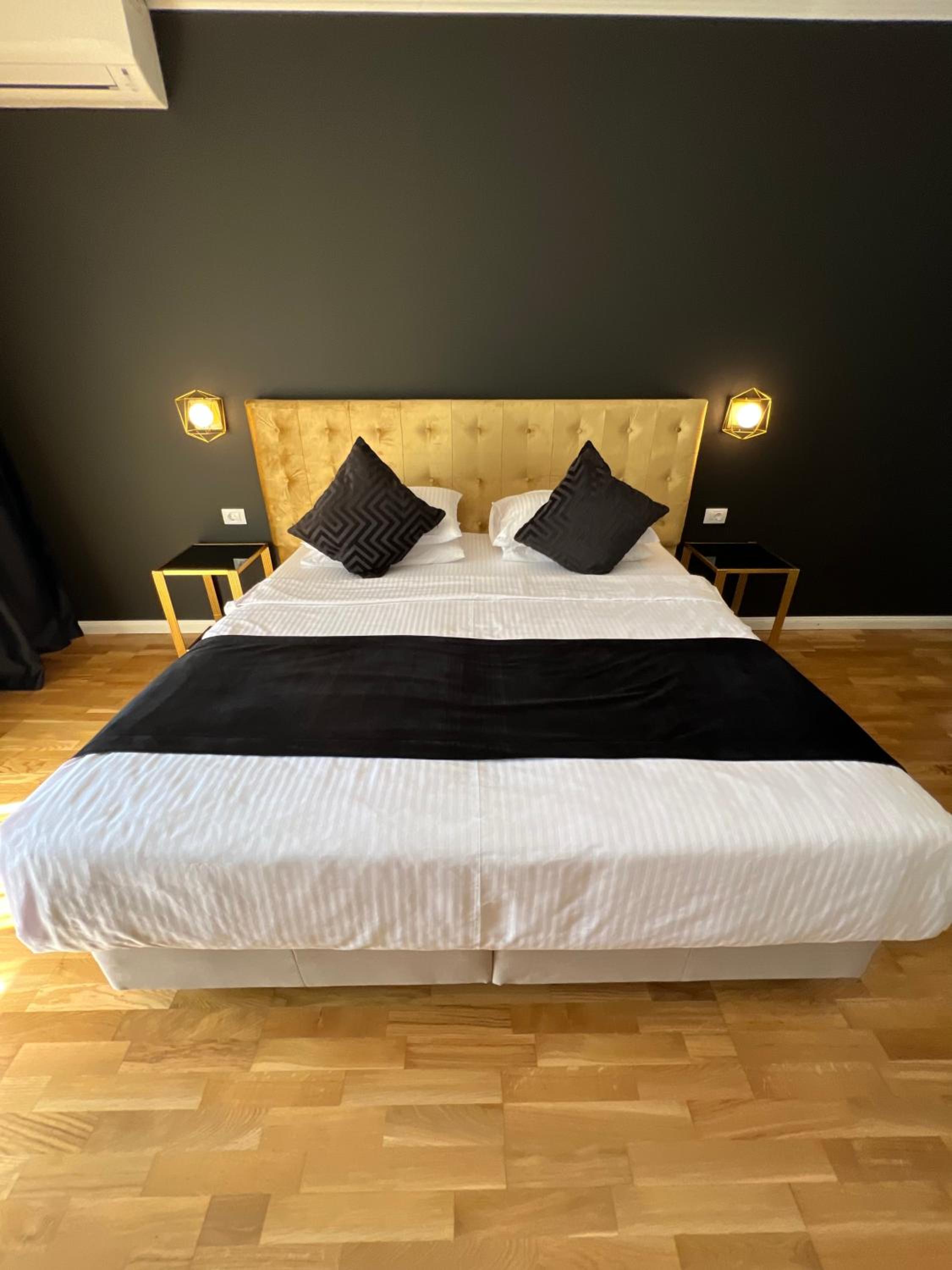 Deluxe Double or Twin Room with Balcony - Photo 64