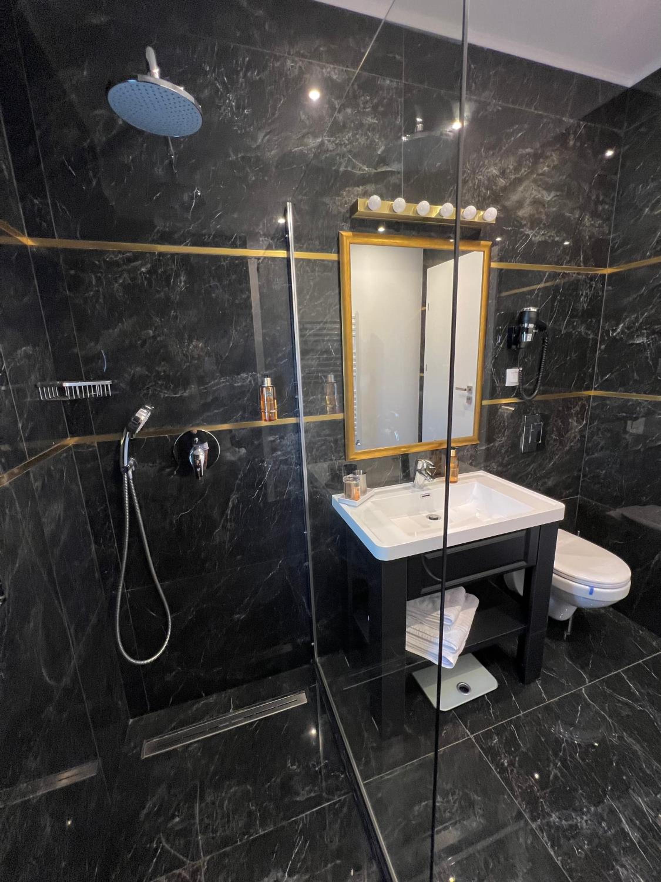 Deluxe Double or Twin Room with Balcony - Photo 72