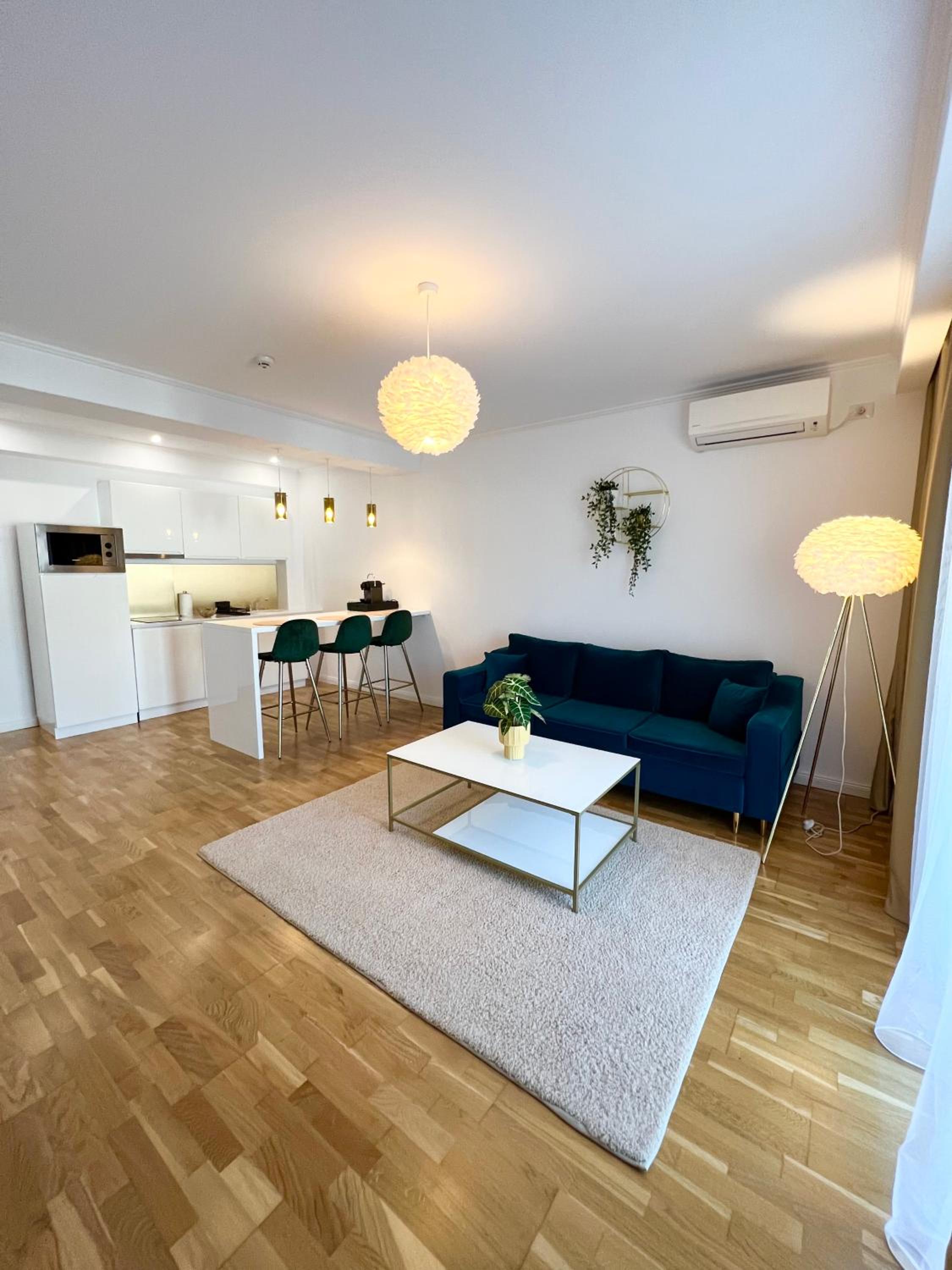 Apartment with Terrace - Photo 29