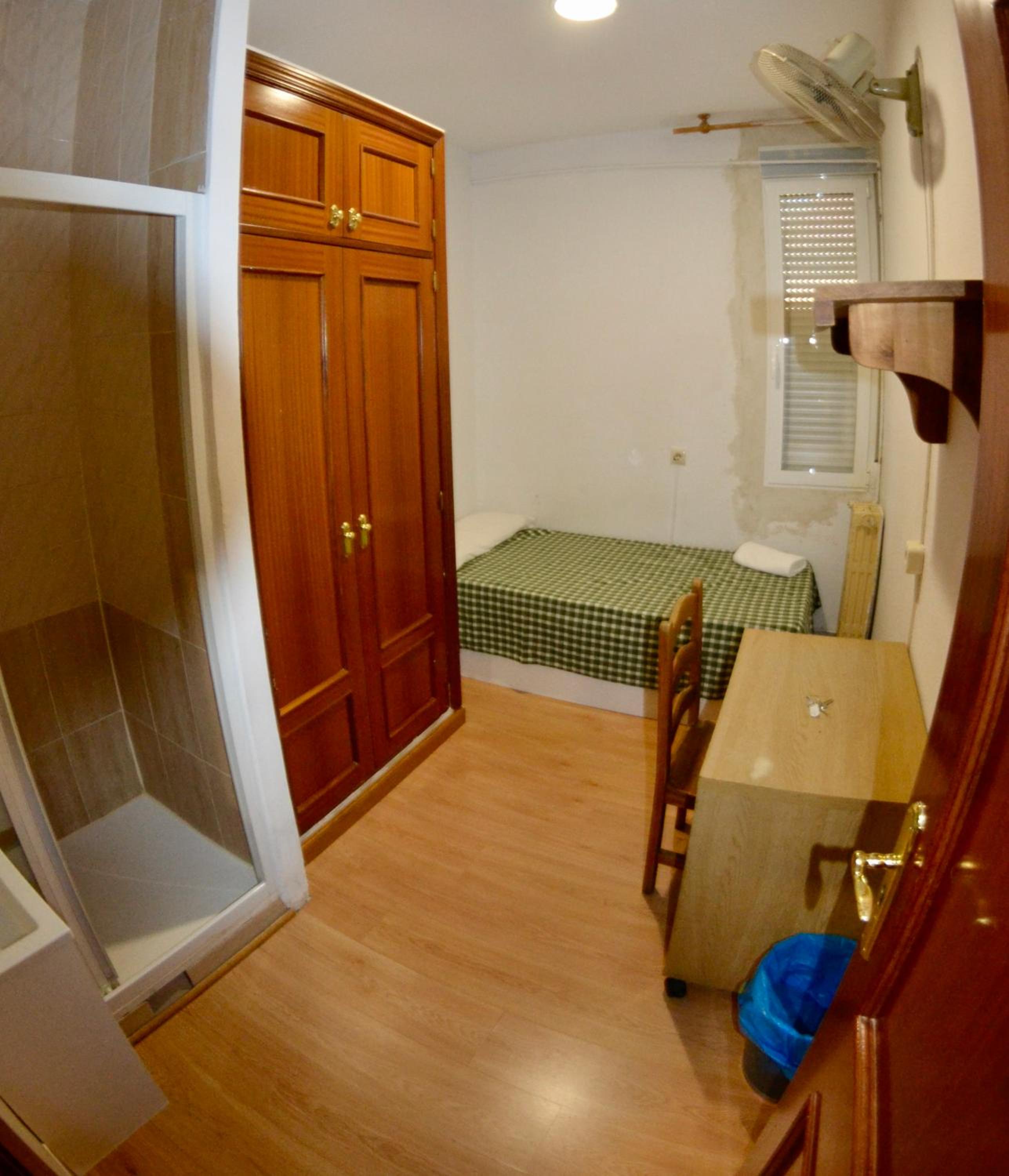 Habitación individual con ducha