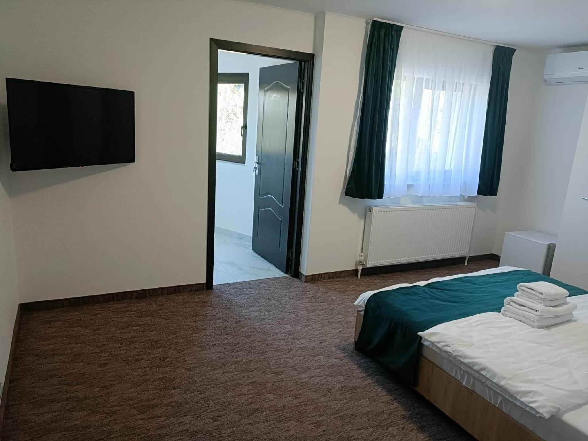 Double Room with Private Bathroom photo 1