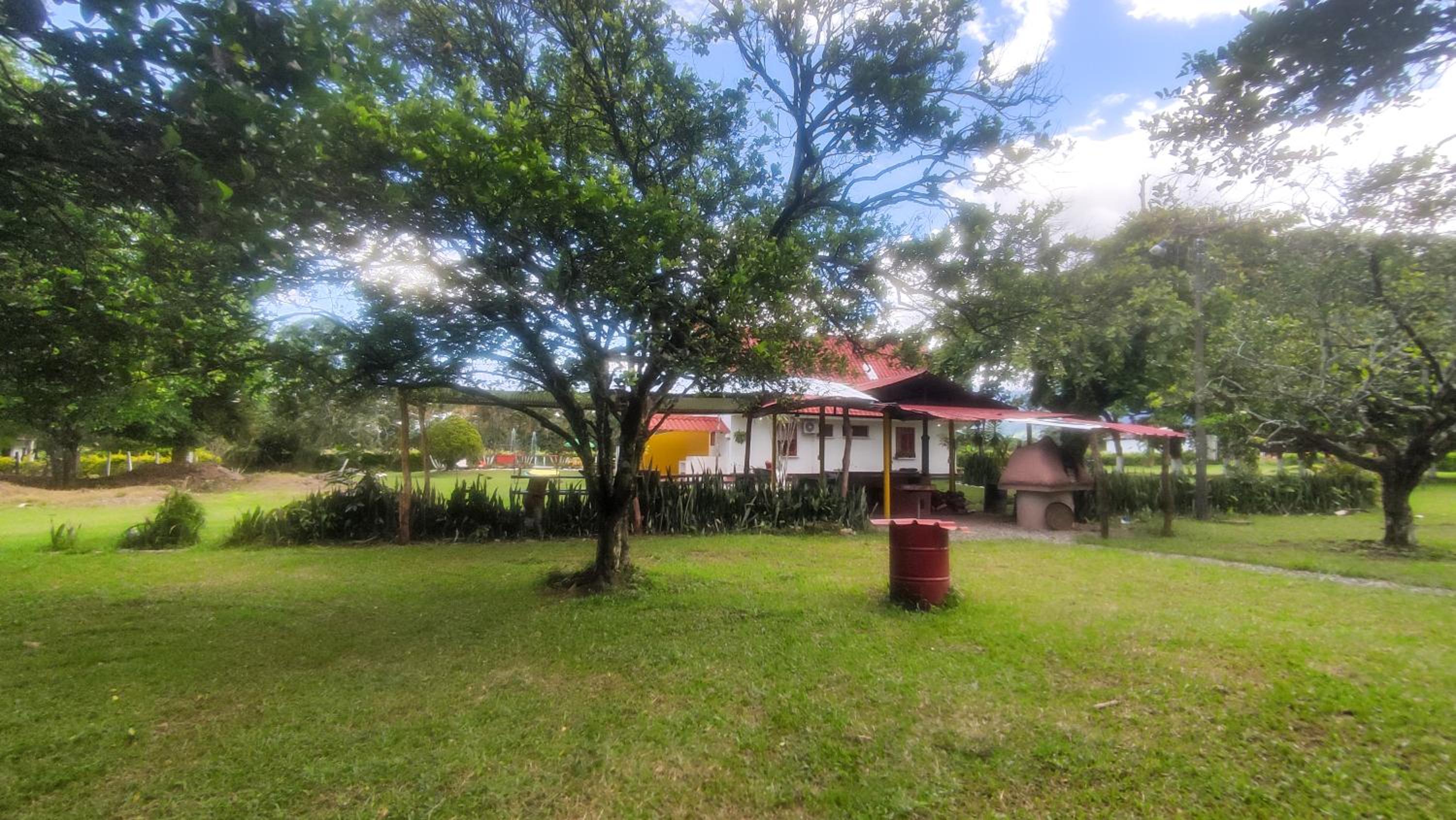 Three-Bedroom House photo 2