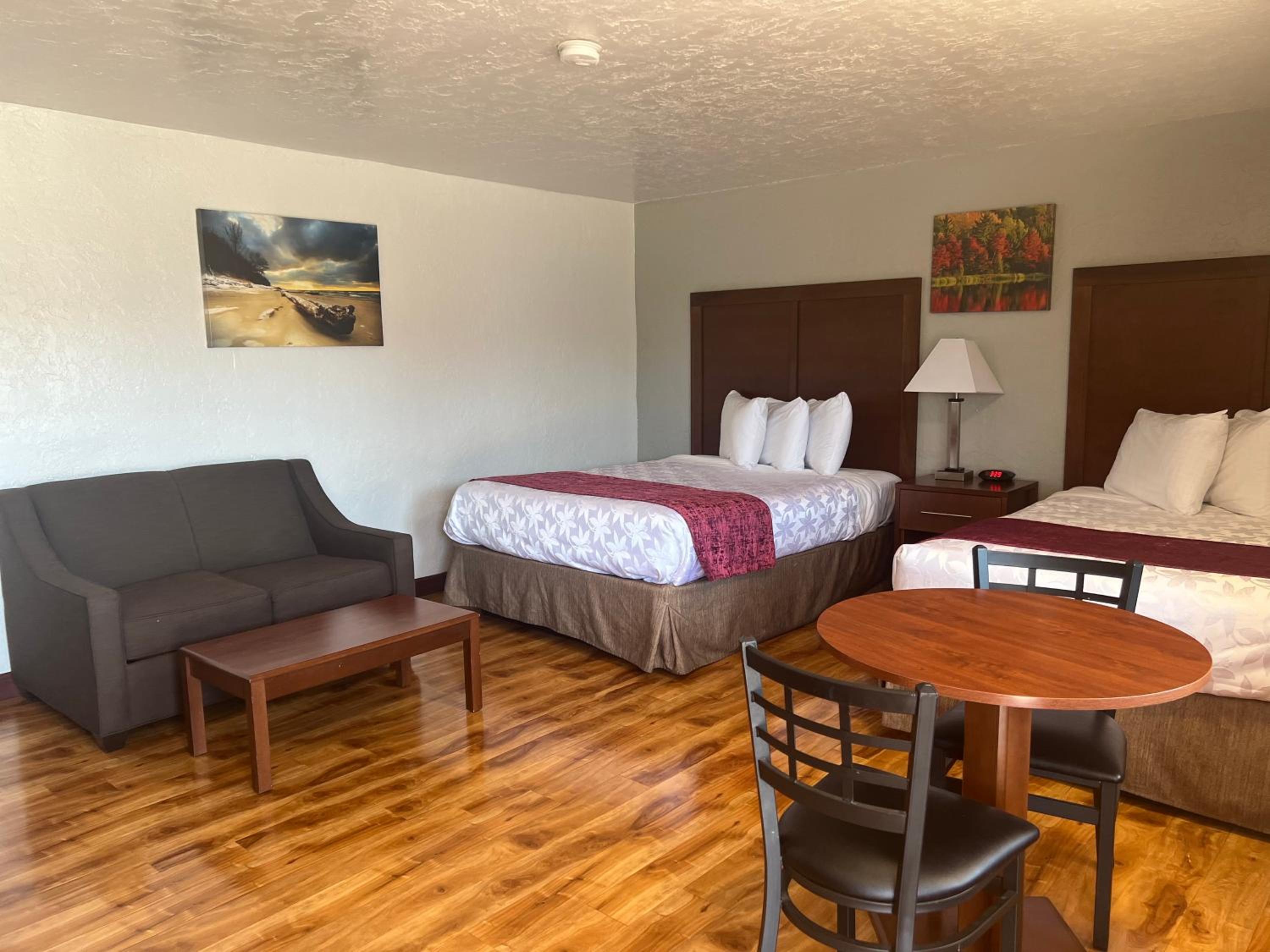 Queen Room with Two Queen Beds - Photo 1