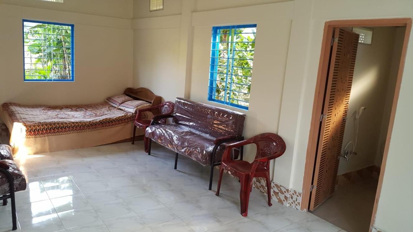 Double Room With Pool View photo 2