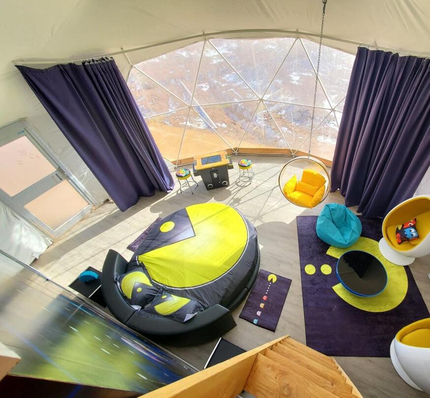 Superior Family Room - Photo 1