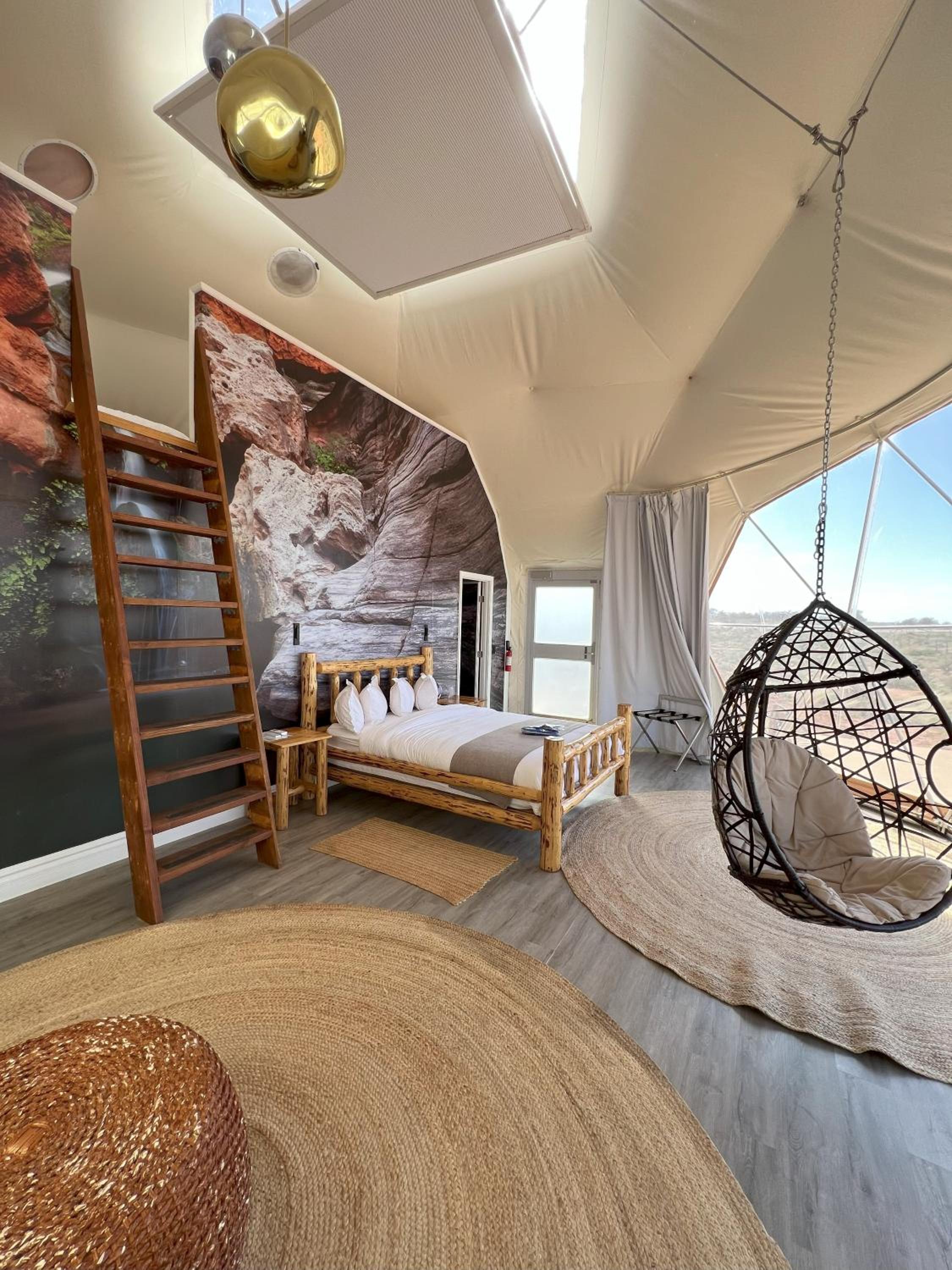 Deluxe Family Room - Photo 1