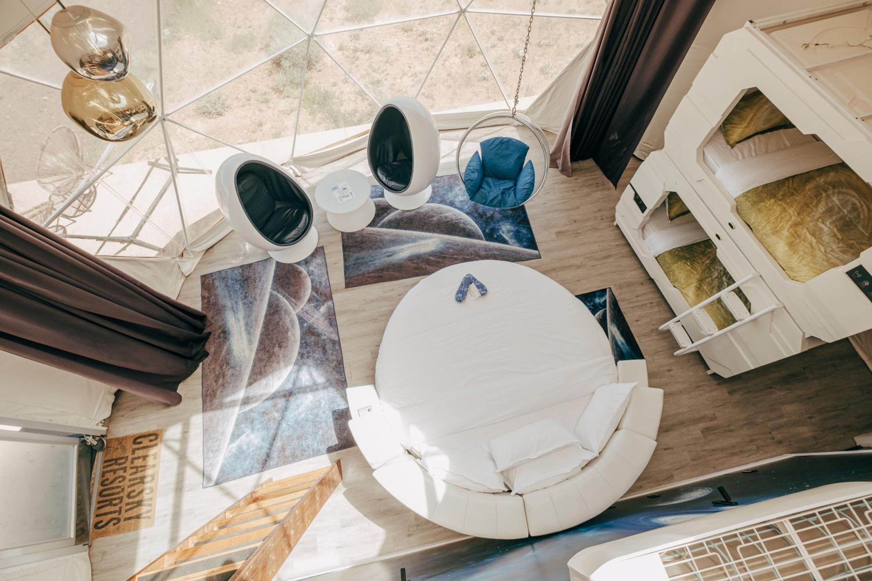 Deluxe Family Suite - Photo 1
