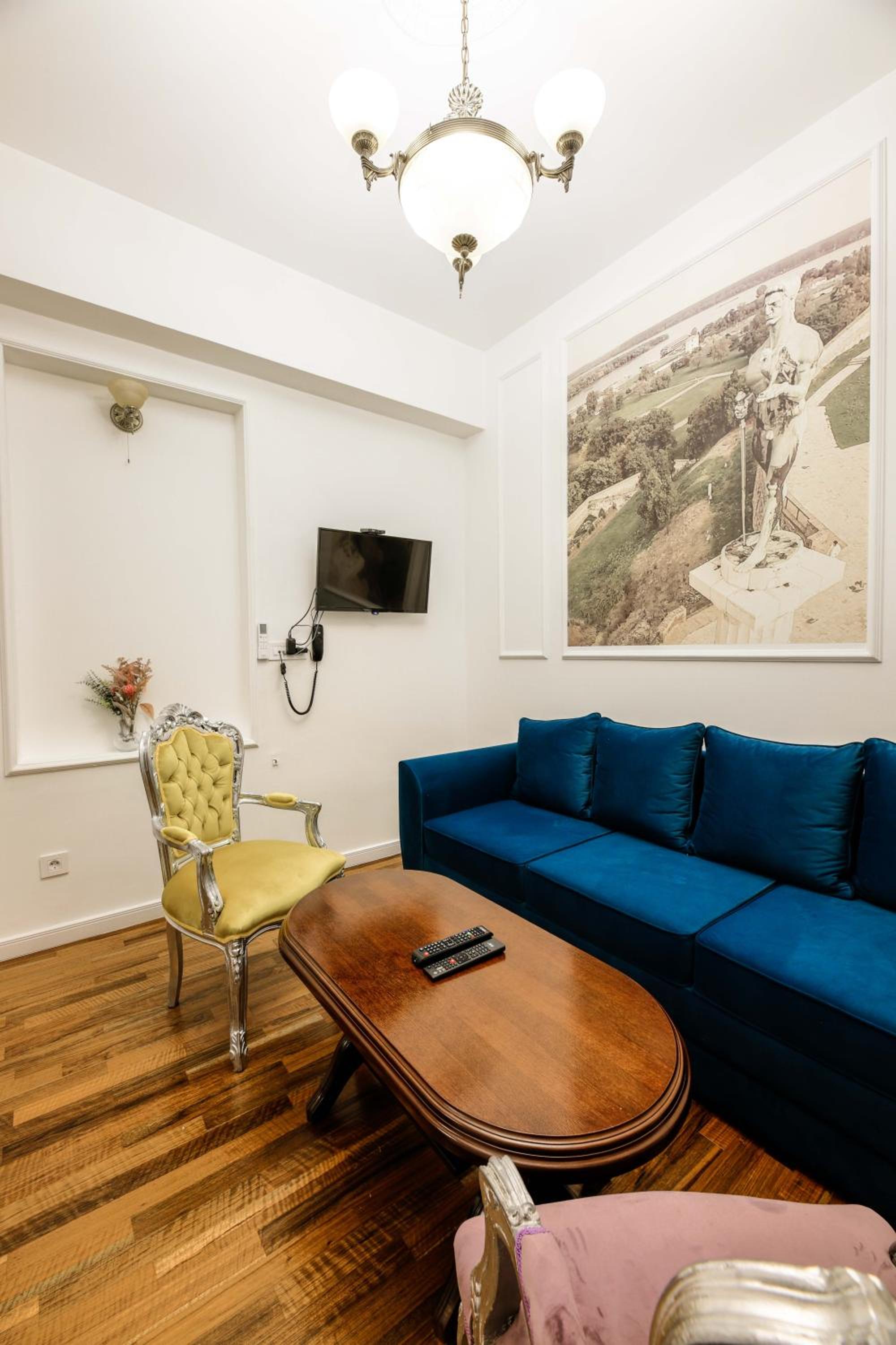 Family Suite - Photo 9