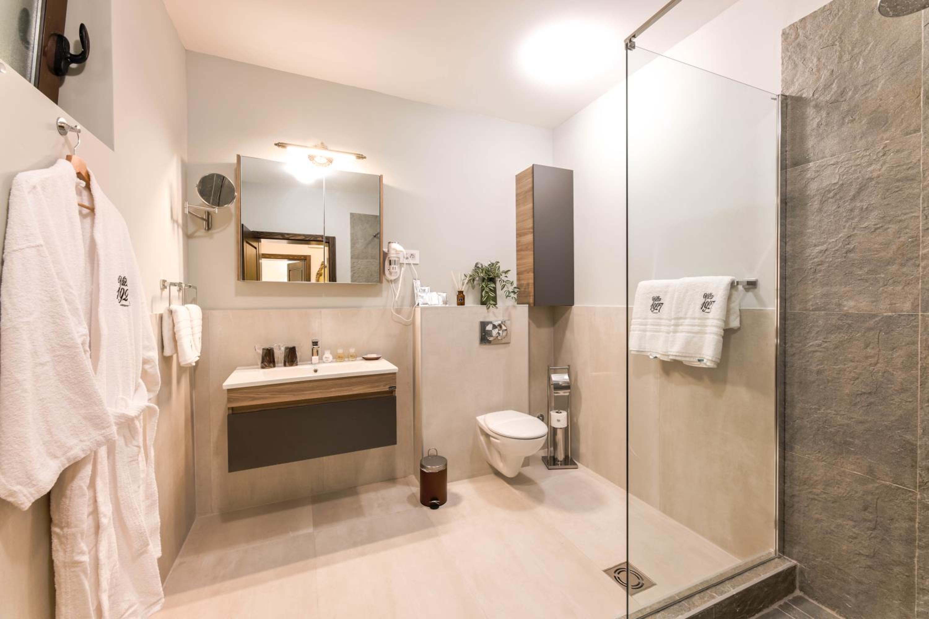 Family Suite - Photo 8