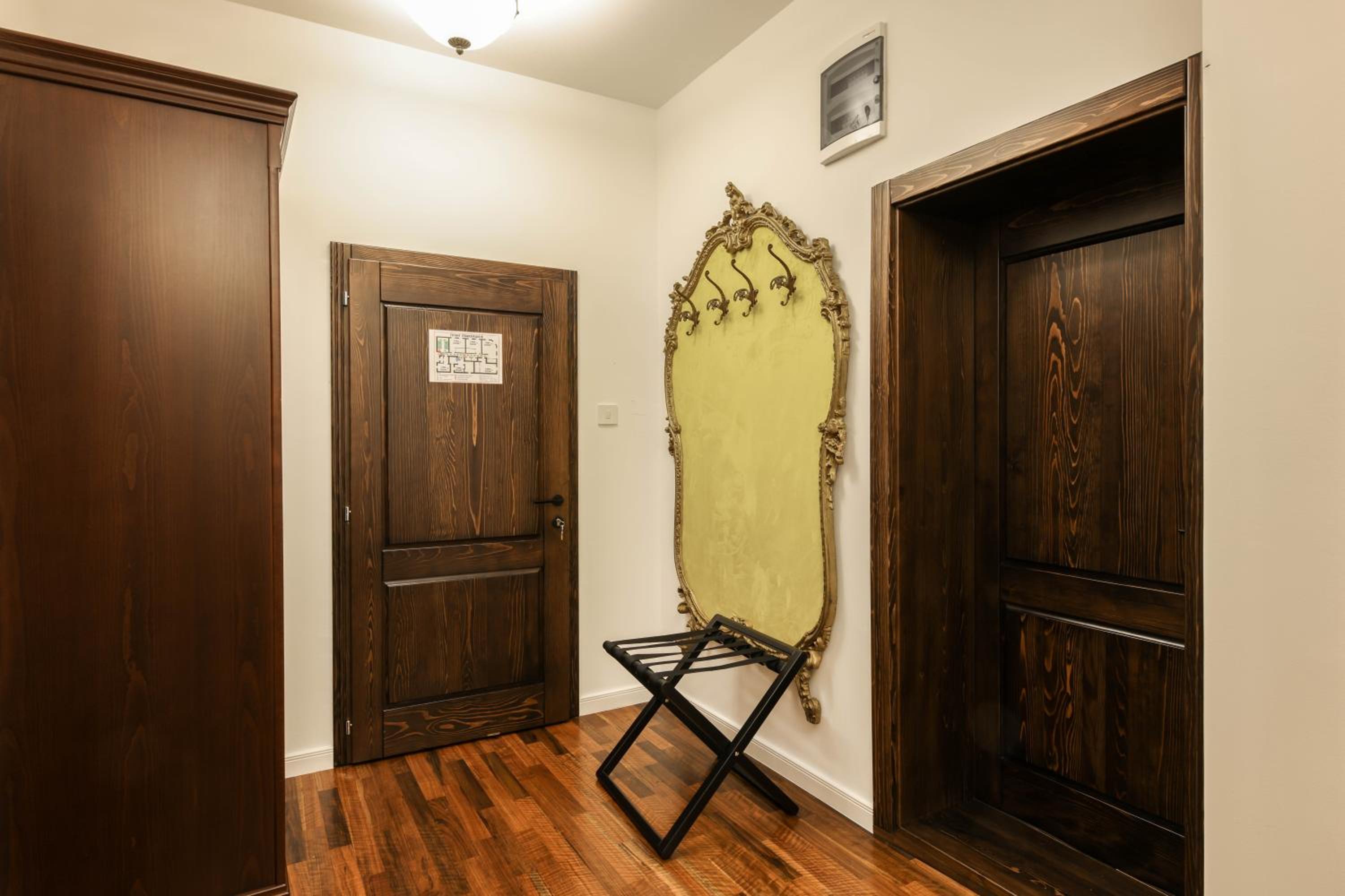 Family Suite - Photo 10