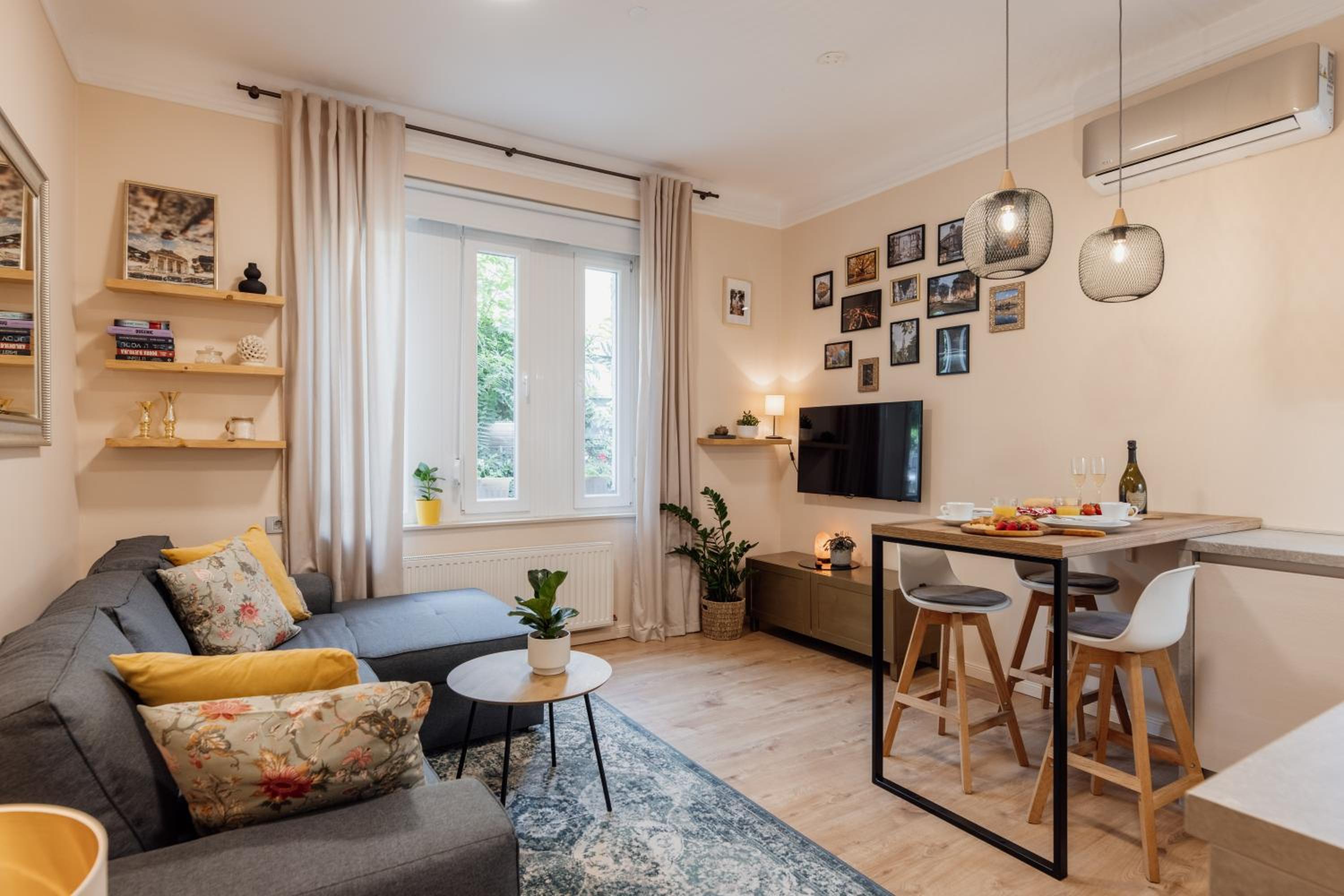 One-Bedroom Apartment
