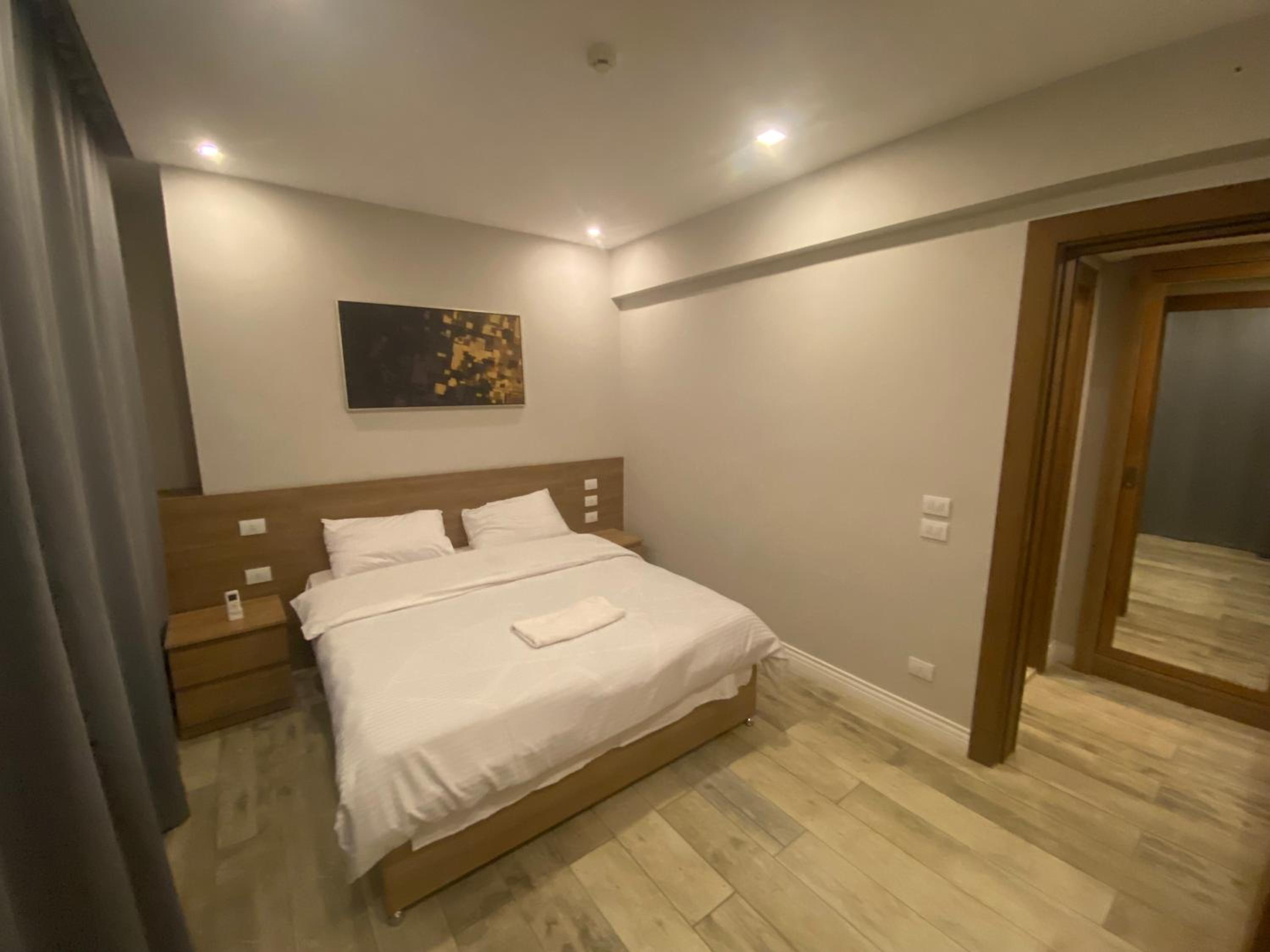 One-Bedroom Apartment - Photo 1