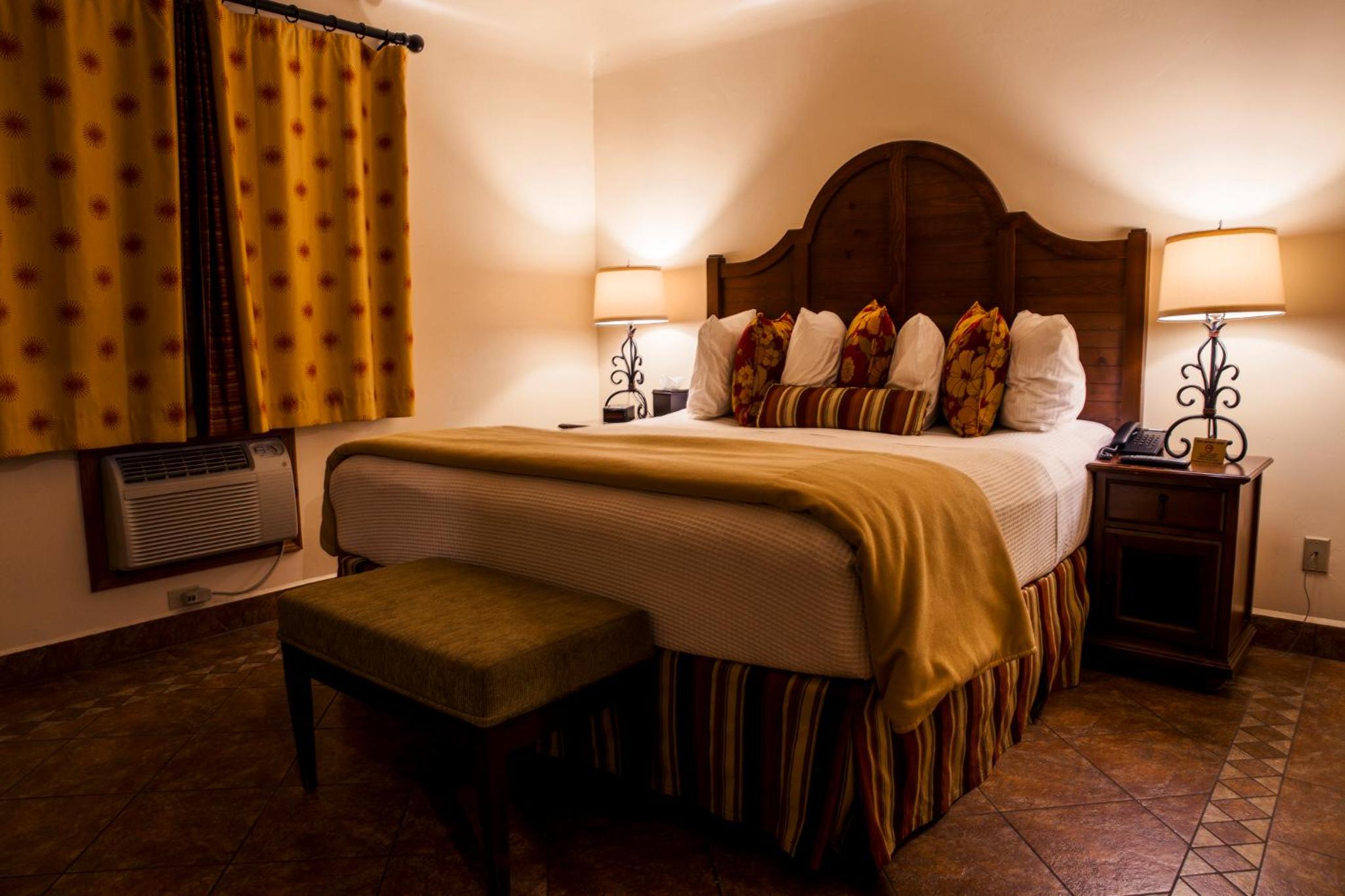 Standard King Room - Photo 1