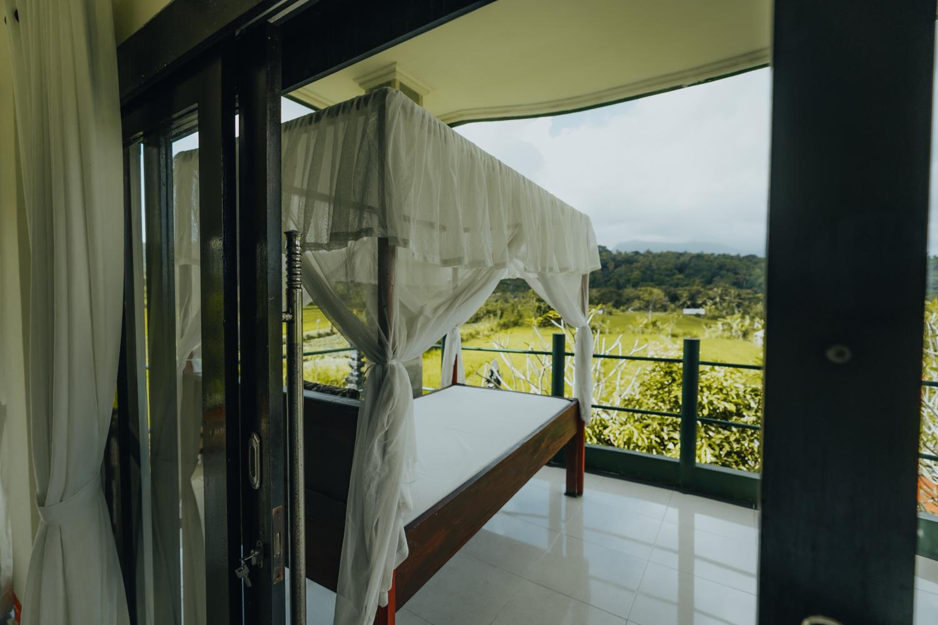Queen Room with Garden View - Photo 56