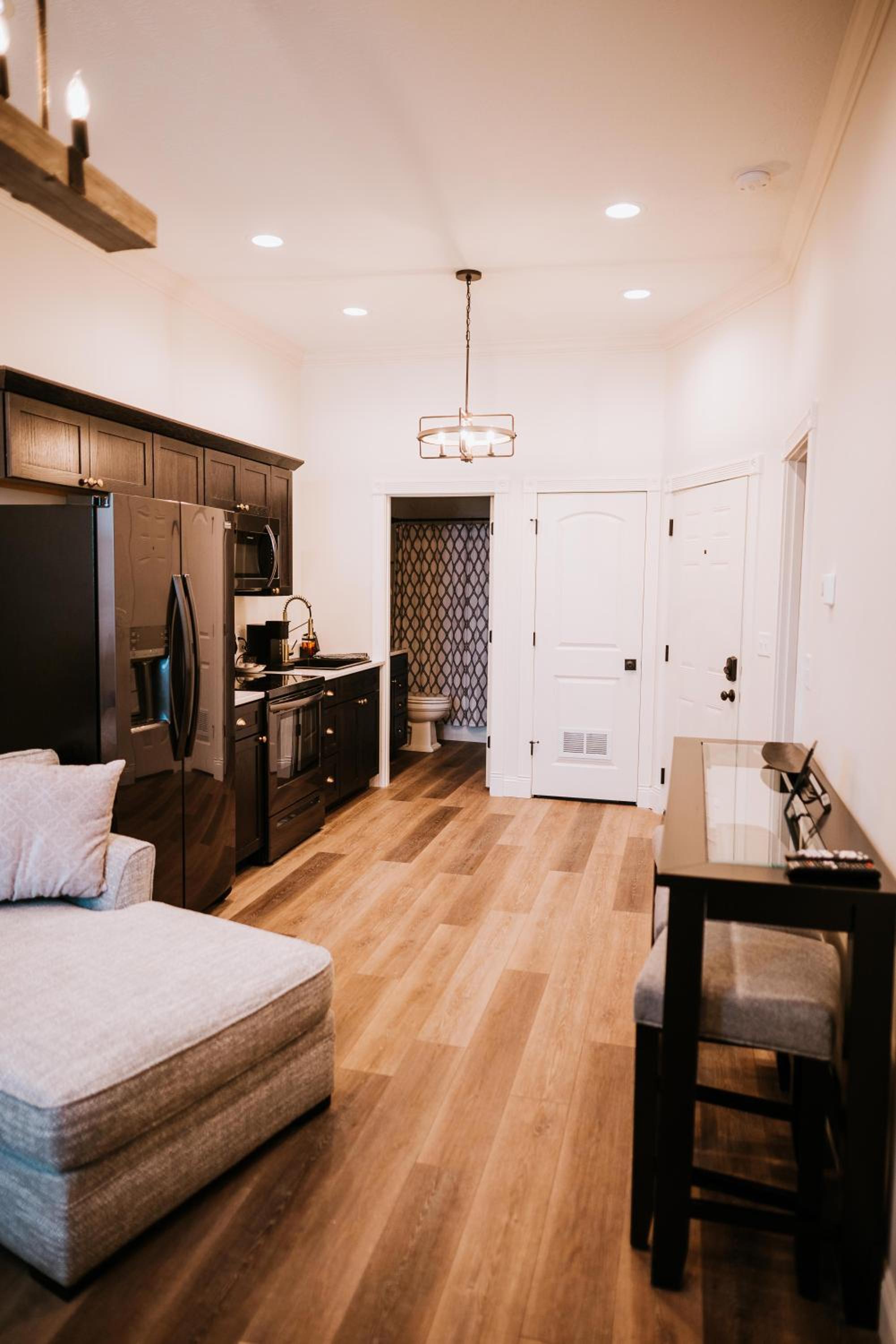 Queen Suite - Photo 6