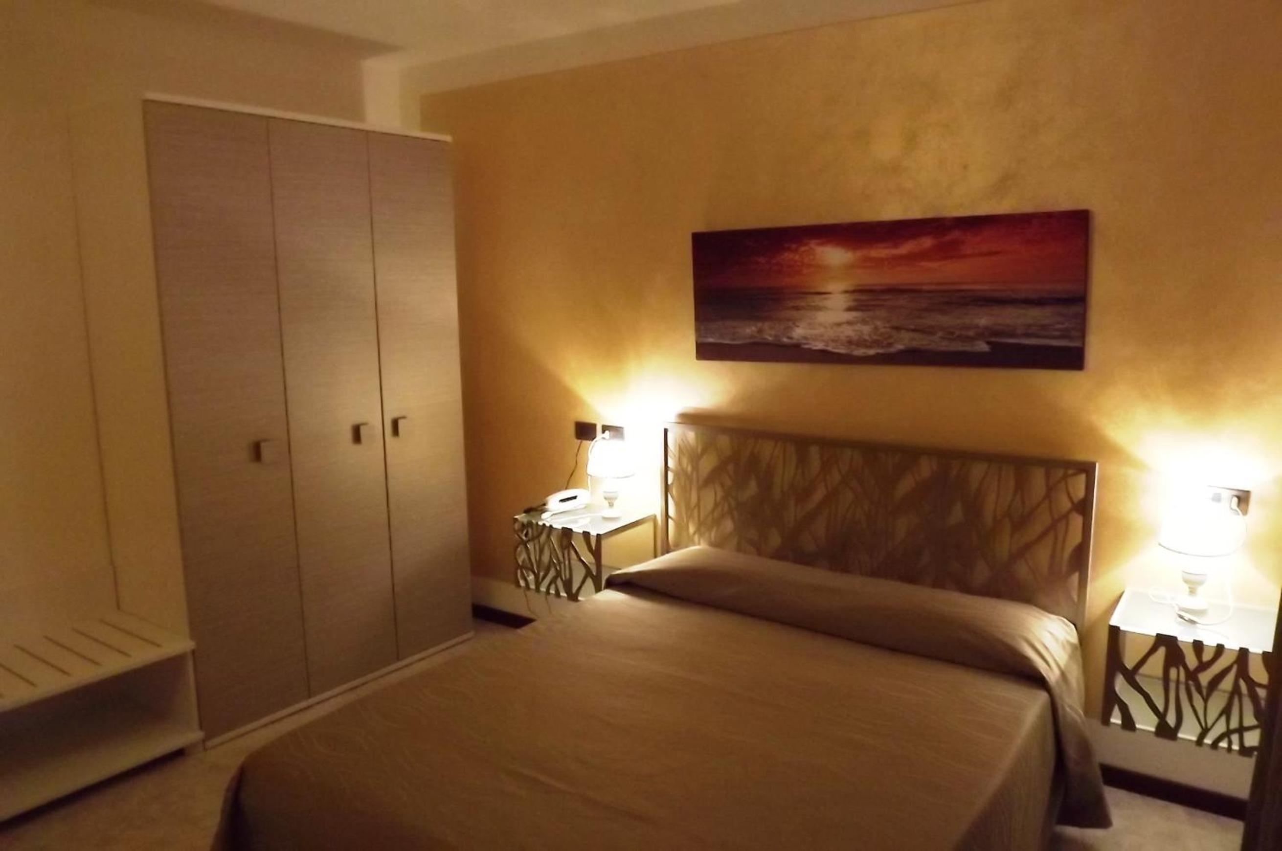 Double or Twin Room with Partial Lake View