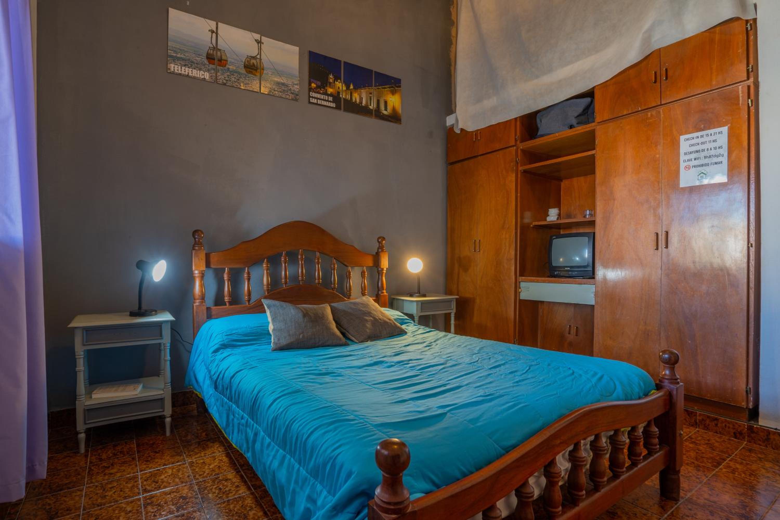 Double Room With Shared Bathroom photo 2