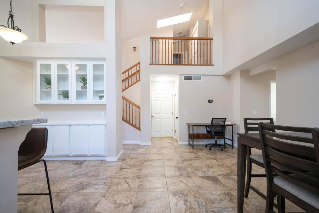 Four-Bedroom House photo 3