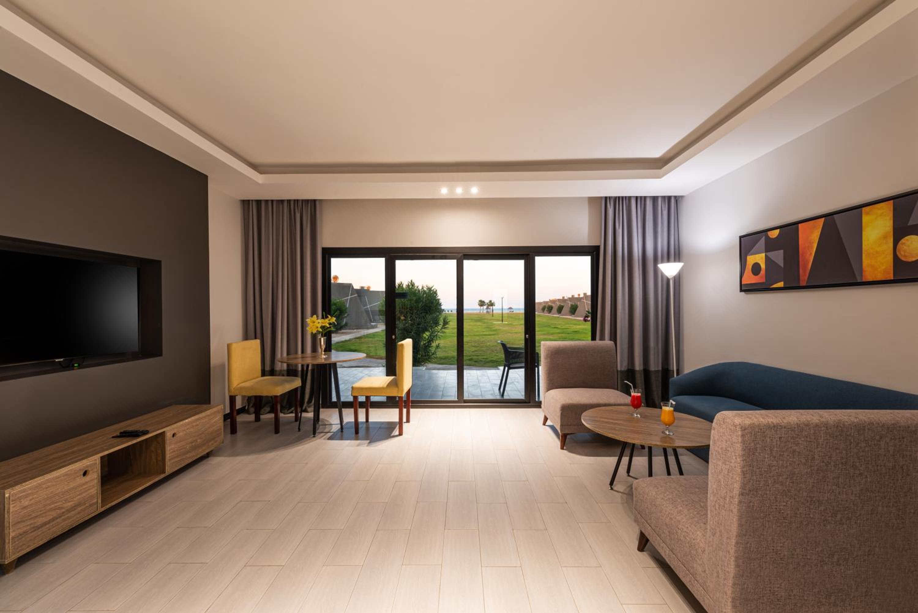 Two-Bedroom Villa - Photo 2