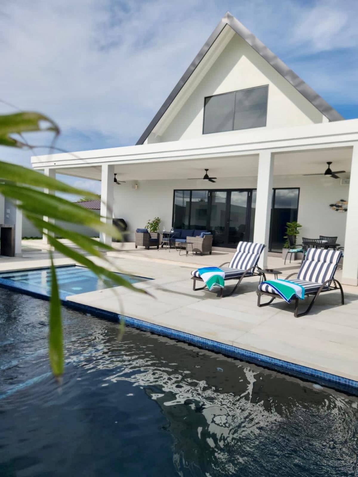 Villa photo 3