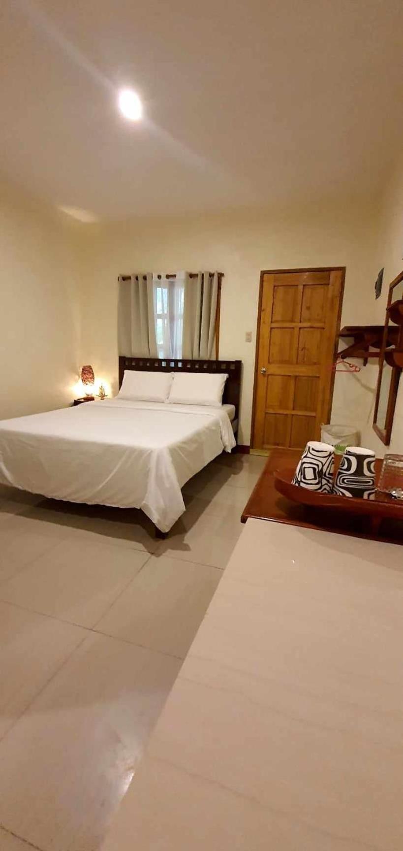Deluxe Bungalow - Photo 13