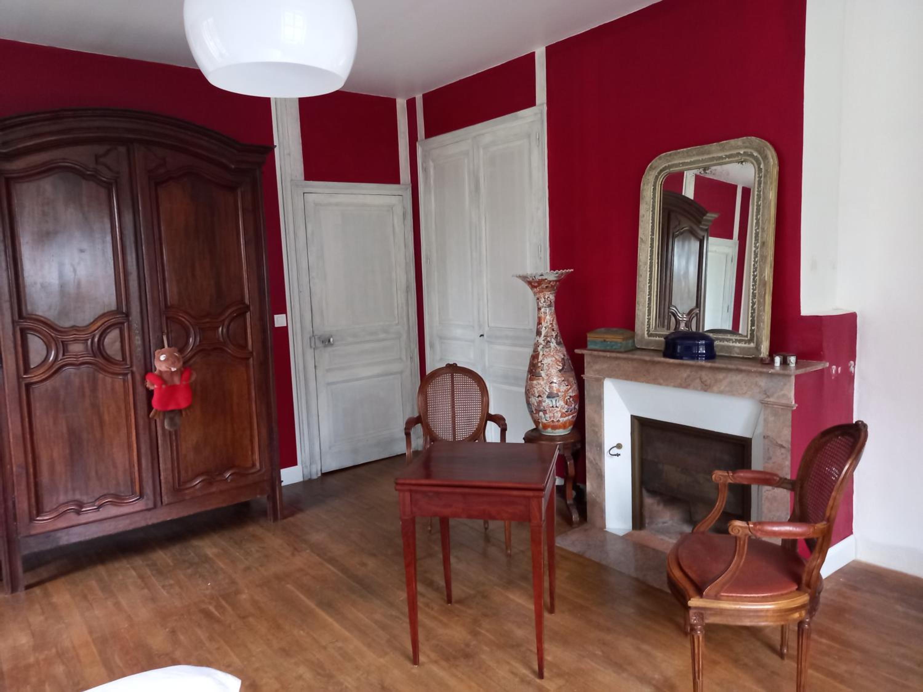 Family Room with Garden View - Photo 2
