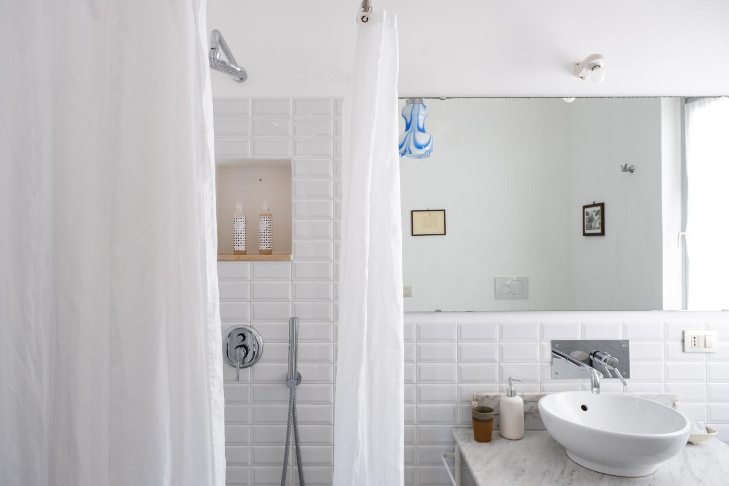 One-Bedroom Apartment - Photo 6