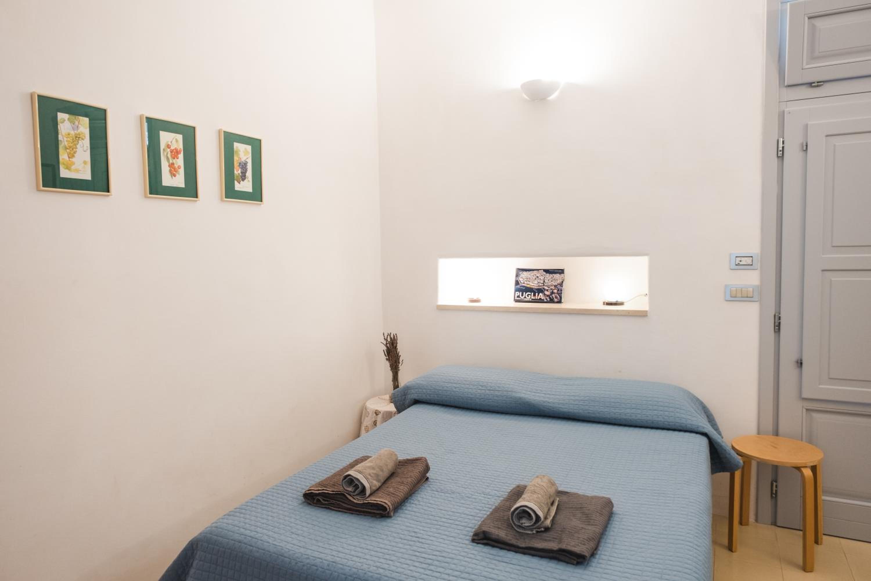 One-Bedroom Apartment - Photo 16