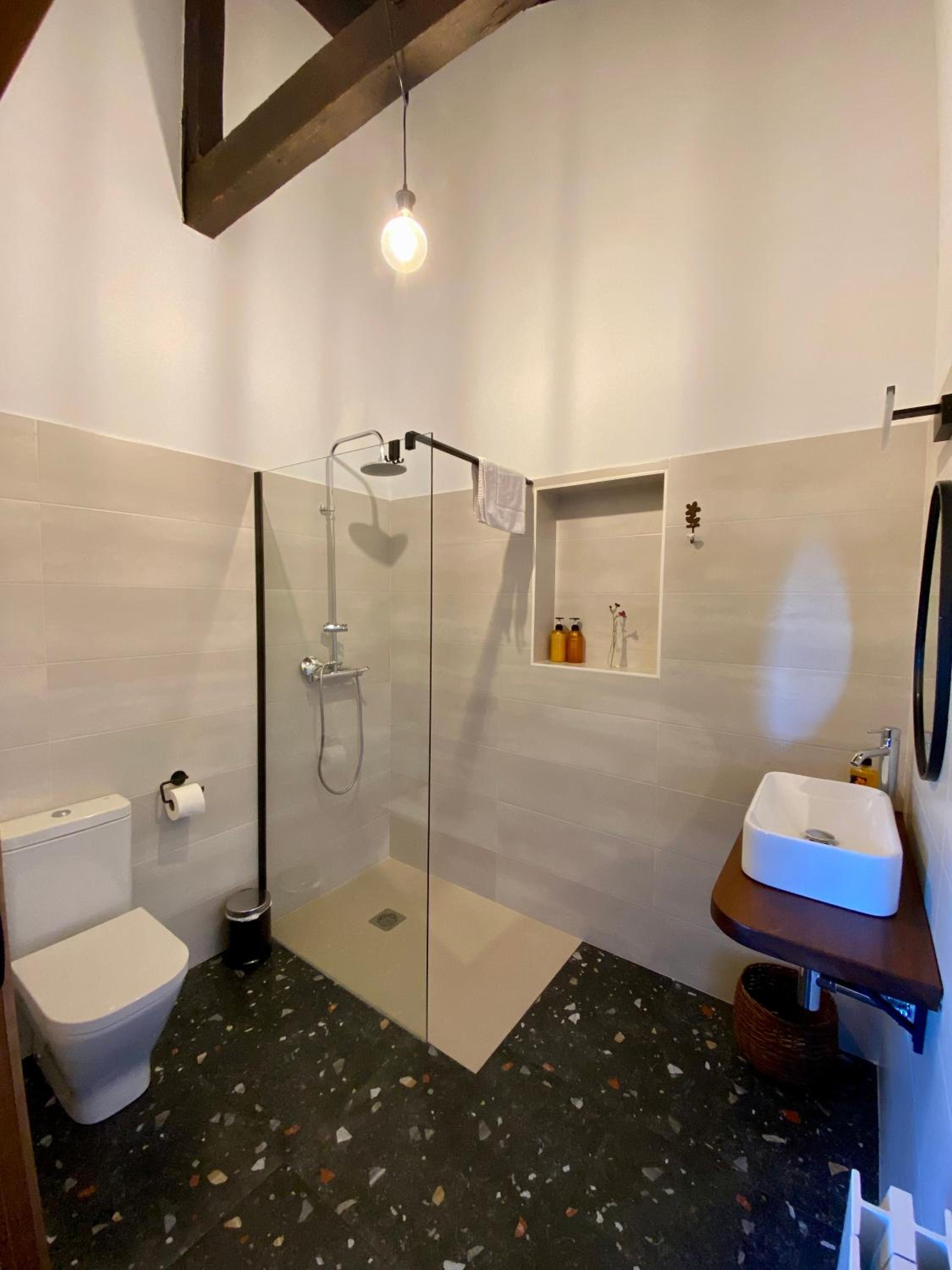 Basic Two-Bedroom Apartment photo 3