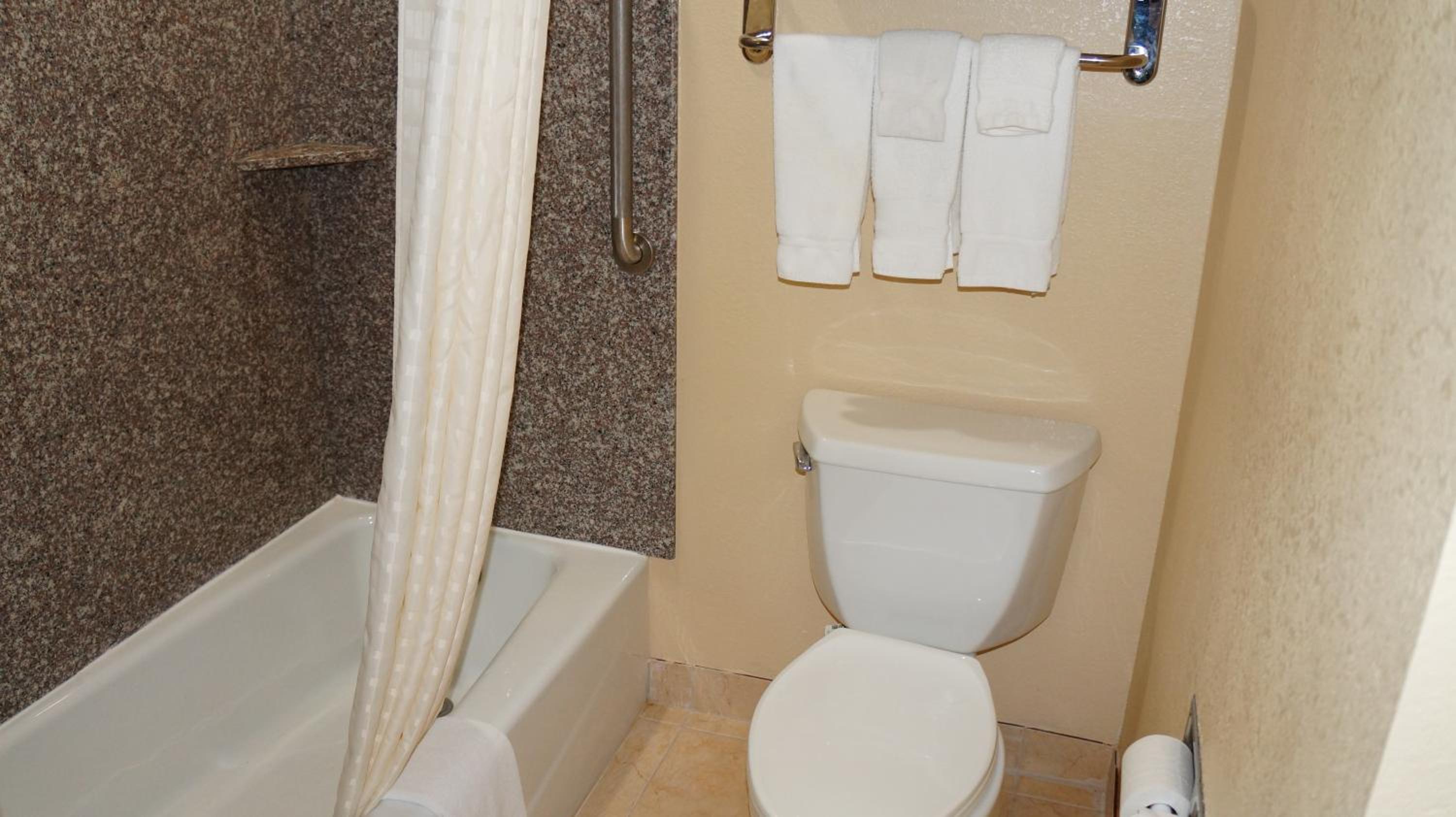 King Room - Disability Access - Photo 3
