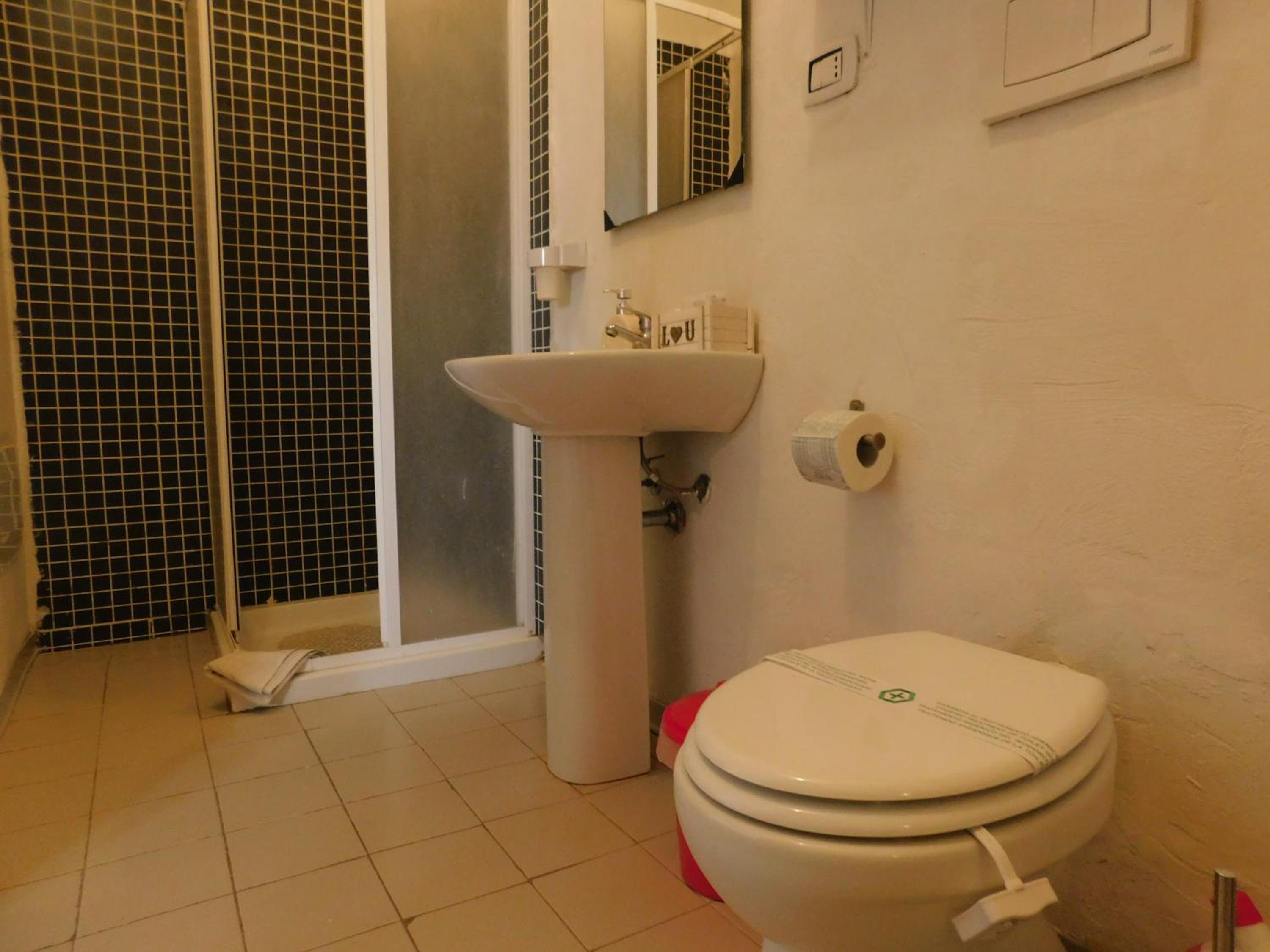 Double Room With Private Bathroom photo 2