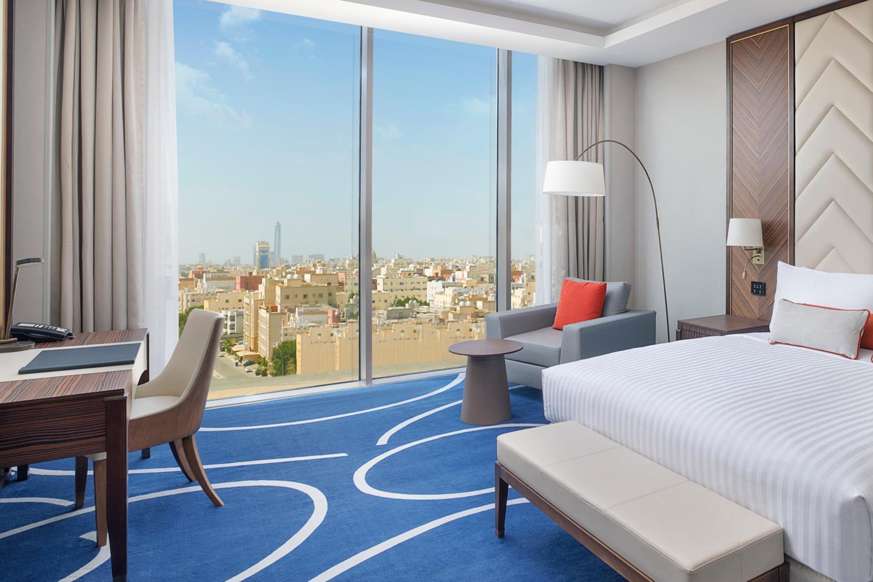 Deluxe King Room with City View - Photo 1