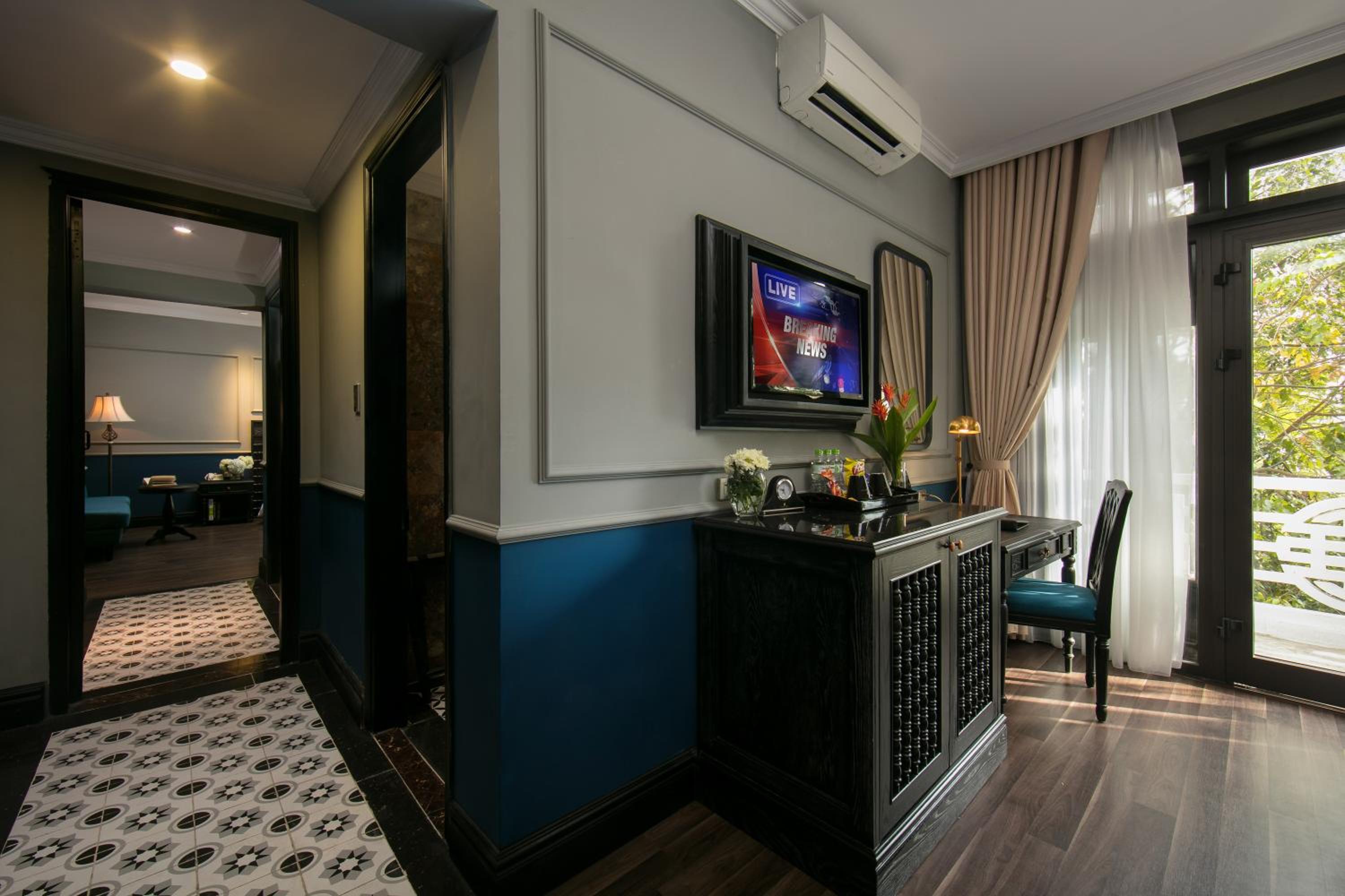 Family Connecting Room With Balcony And City View for 6 pax